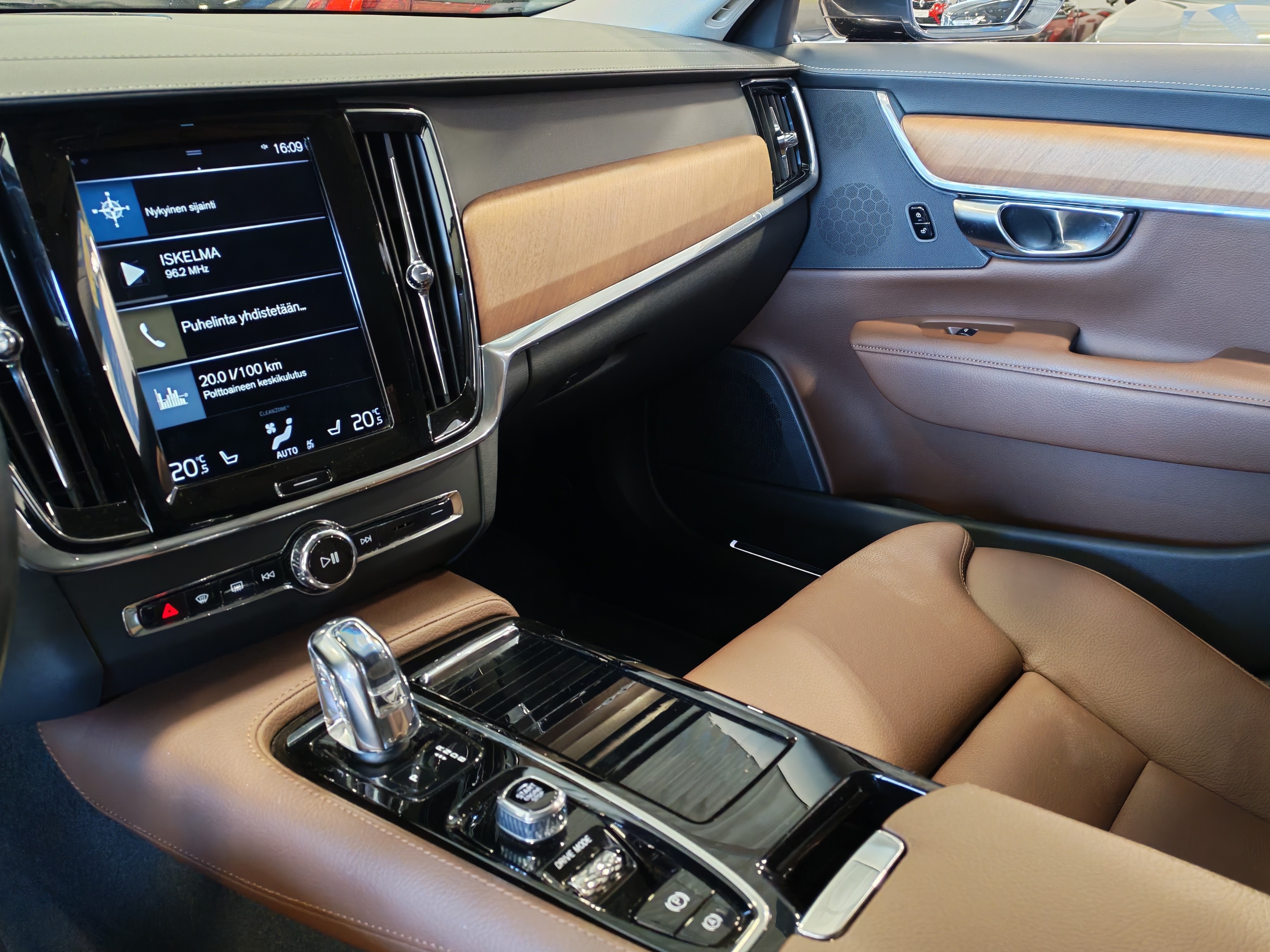 Volvo V90 T8 AWD INSCRIPTION TAKUU 12KK/20TKM