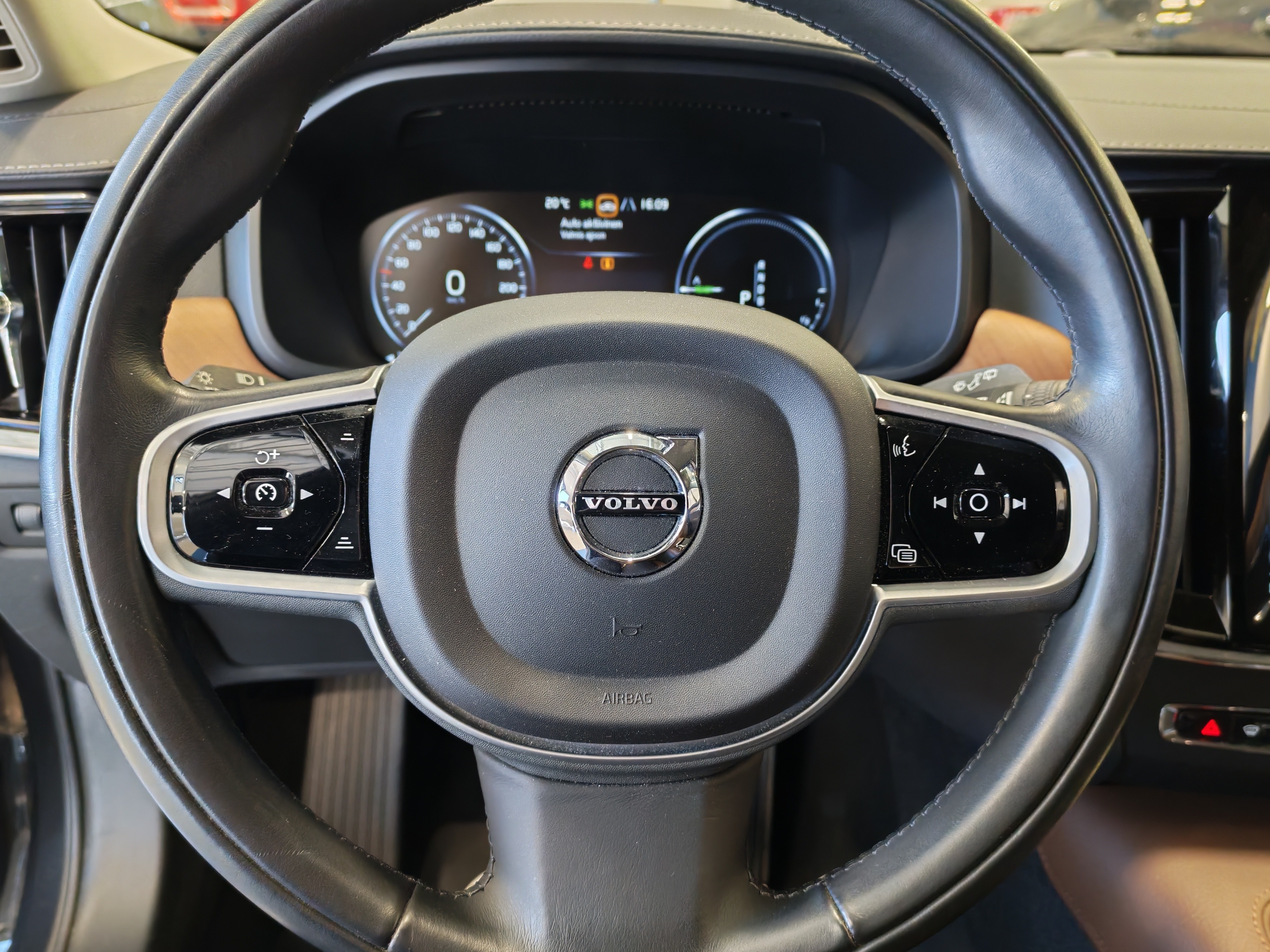 Volvo V90 2019, kuva 6/20
