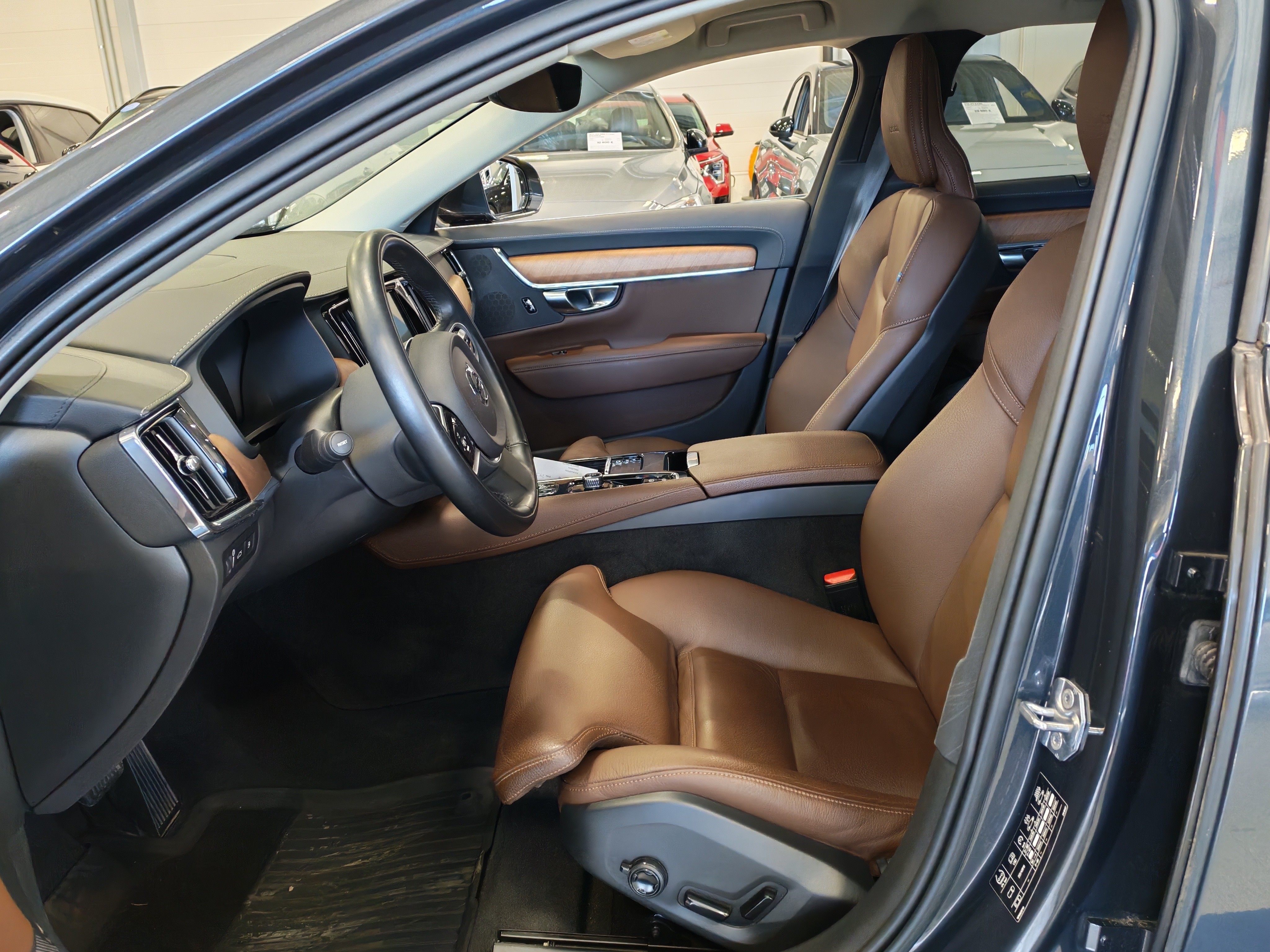 Volvo V90 T8 AWD INSCRIPTION TAKUU 12KK/20TKM