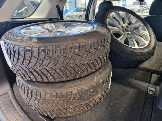 Land-rover DISCOVERY SPORT 2,0 TD4 180 BUSINESS DESIGN SE AUT