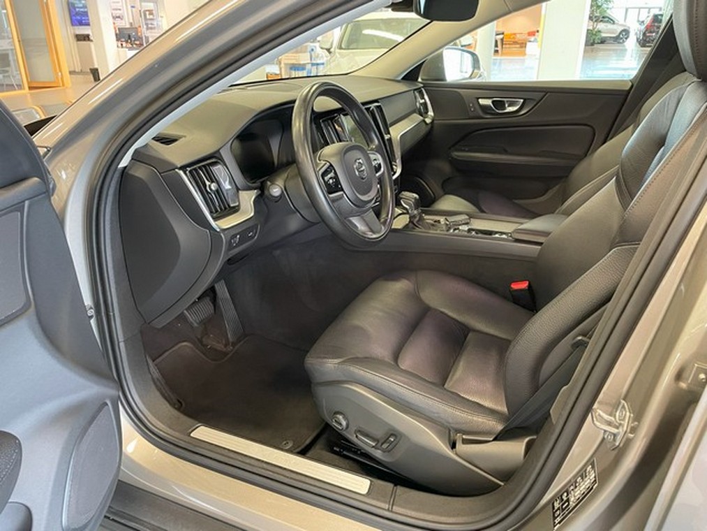 Volvo V60 CROSS COUNTRY D4 AWD BUSINESS AUT