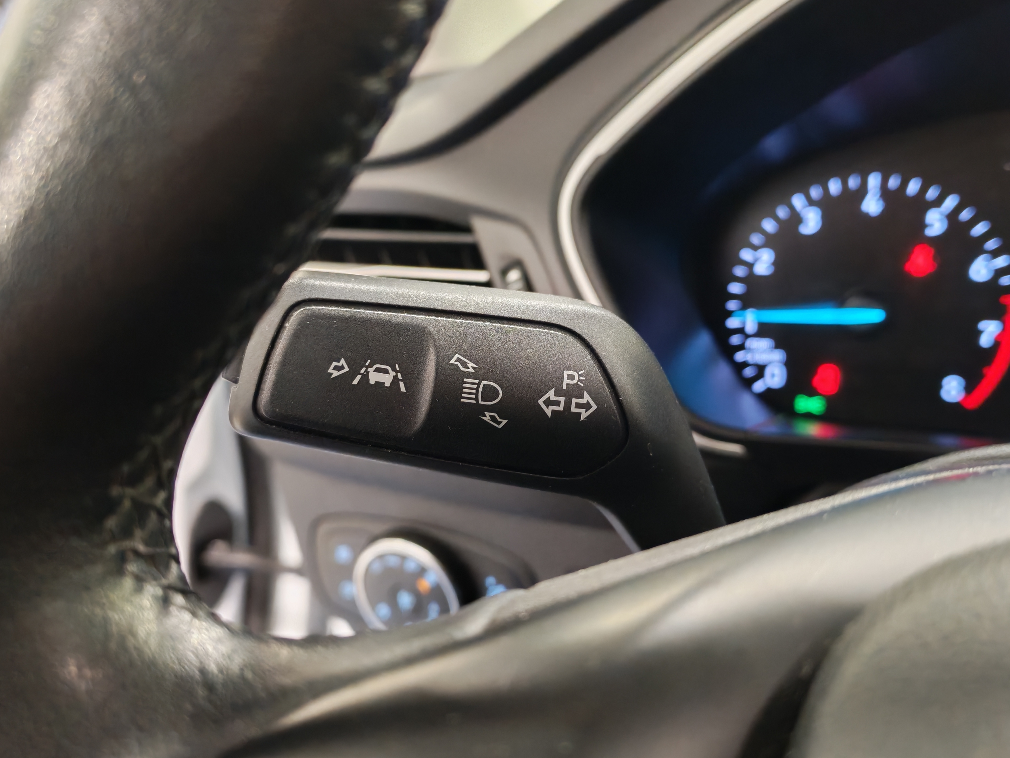 Ford FOCUS 1,0 ECOBOOST 125HV A8 TREND 5-OVINEN