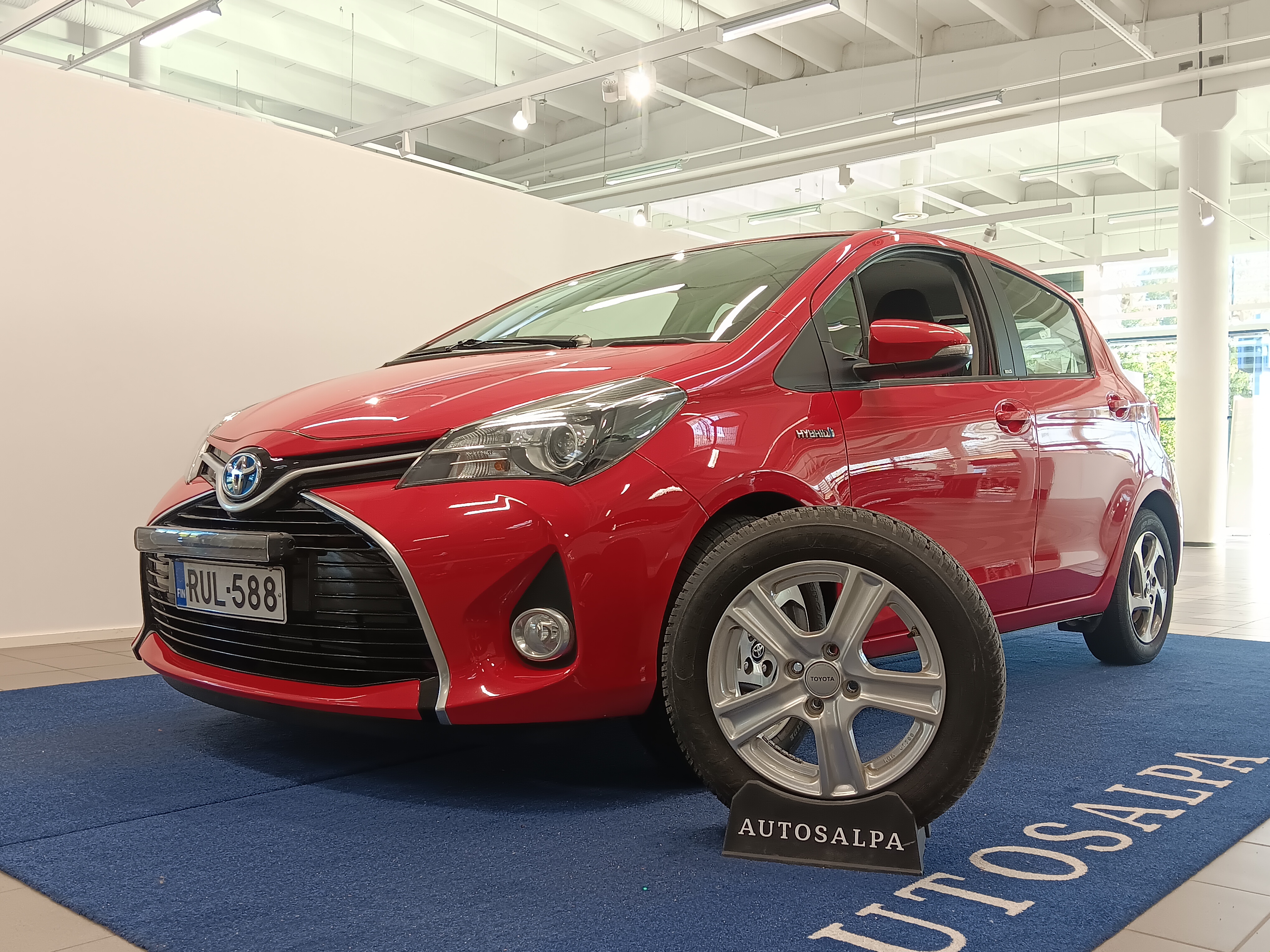 Toyota Yaris 2017, kuva 2/19