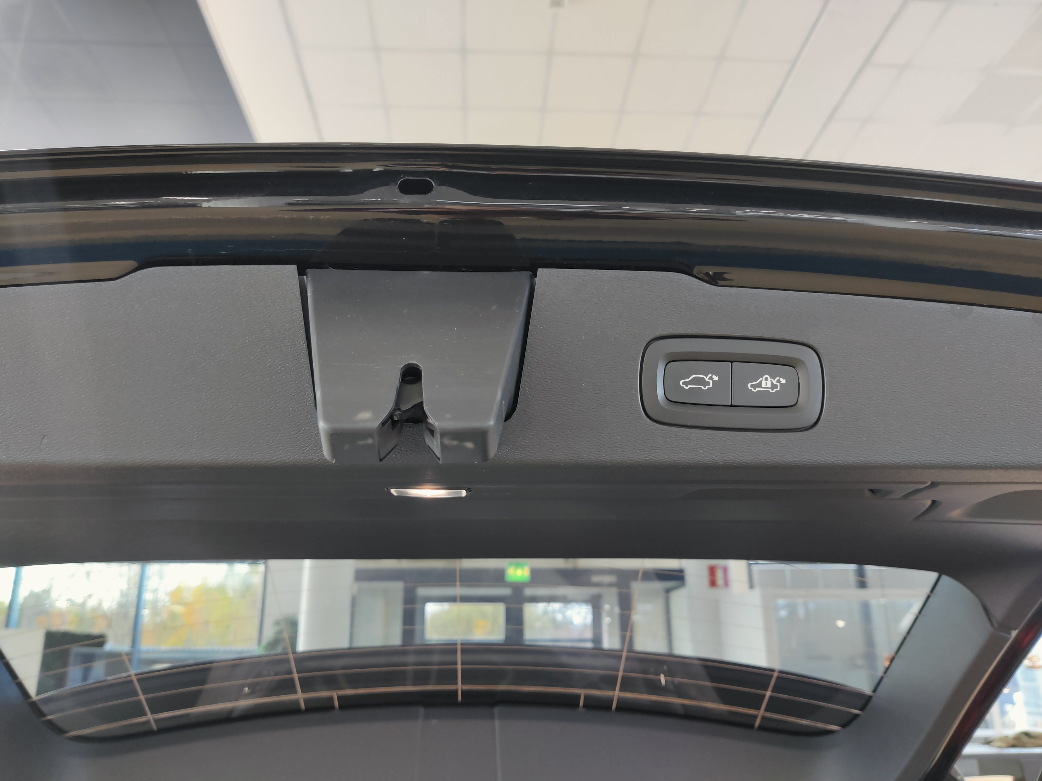 Volvo V60 T8 AWD LONG RANGE ULTIMATE DARK AUT TAKUU 24KK/40T