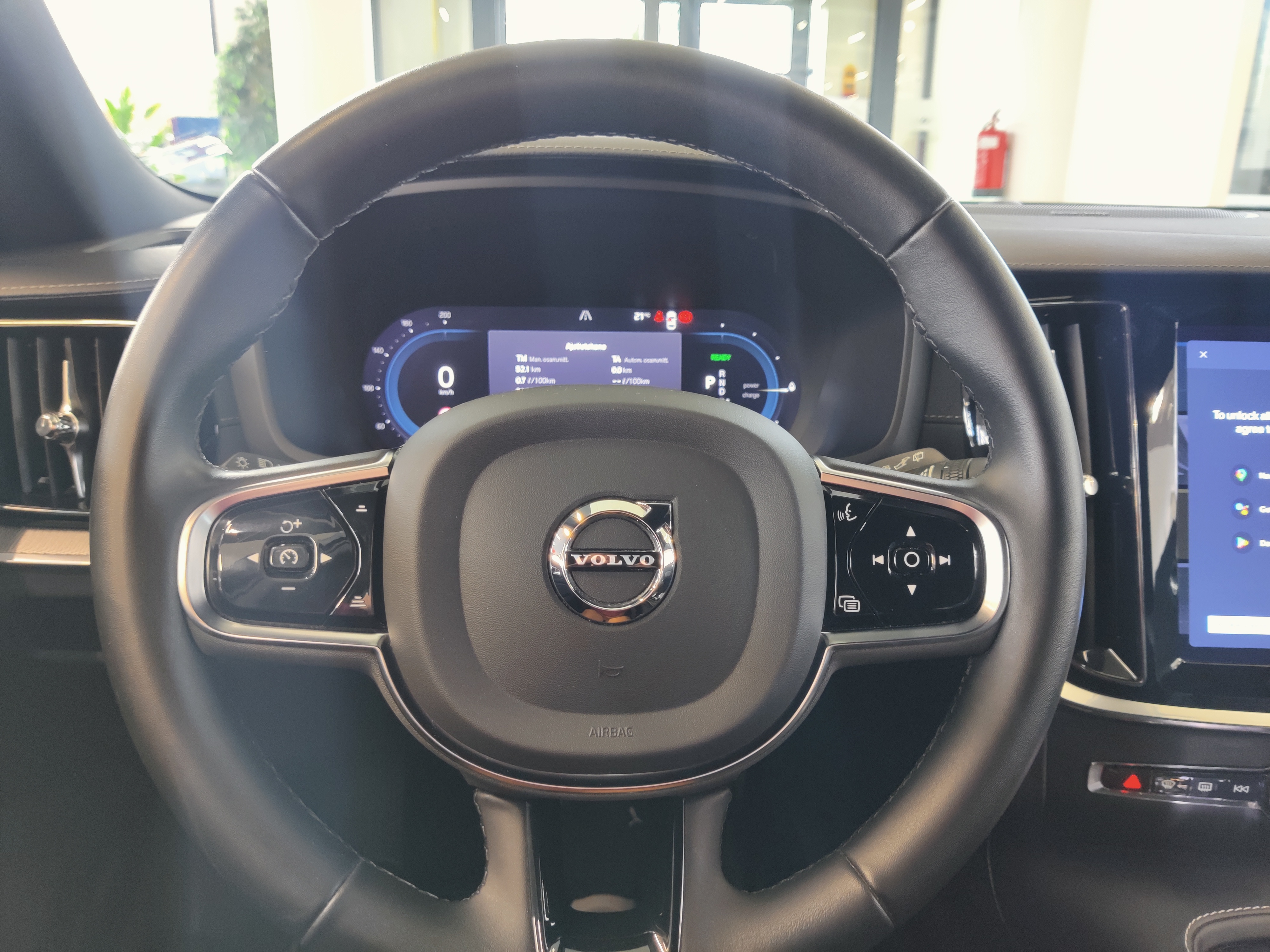 Volvo V60 T8 AWD LONG RANGE ULTIMATE DARK AUT TAKUU 24KK/40T