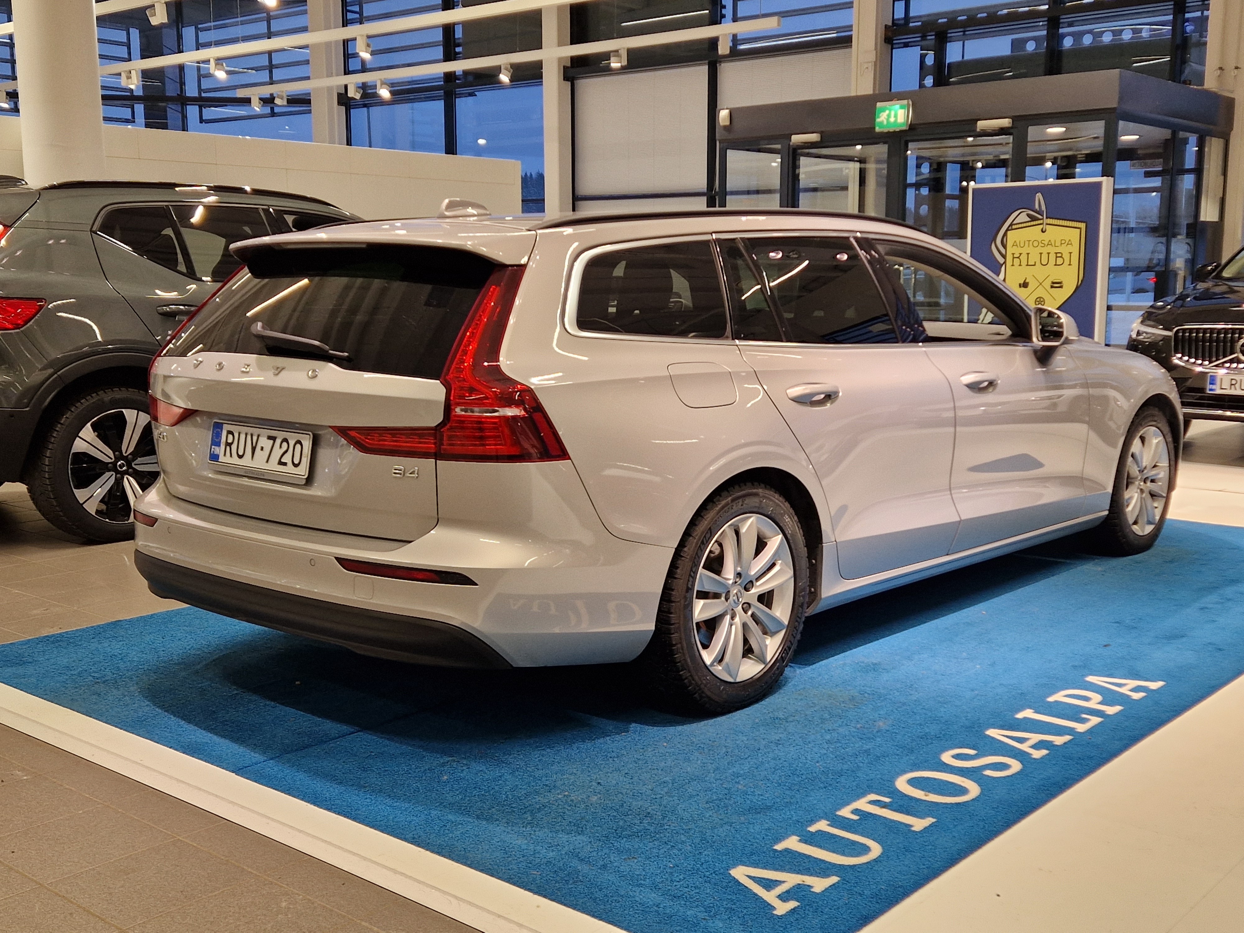Volvo V60 B4 D-MHEV BUSINESS CORE AUT