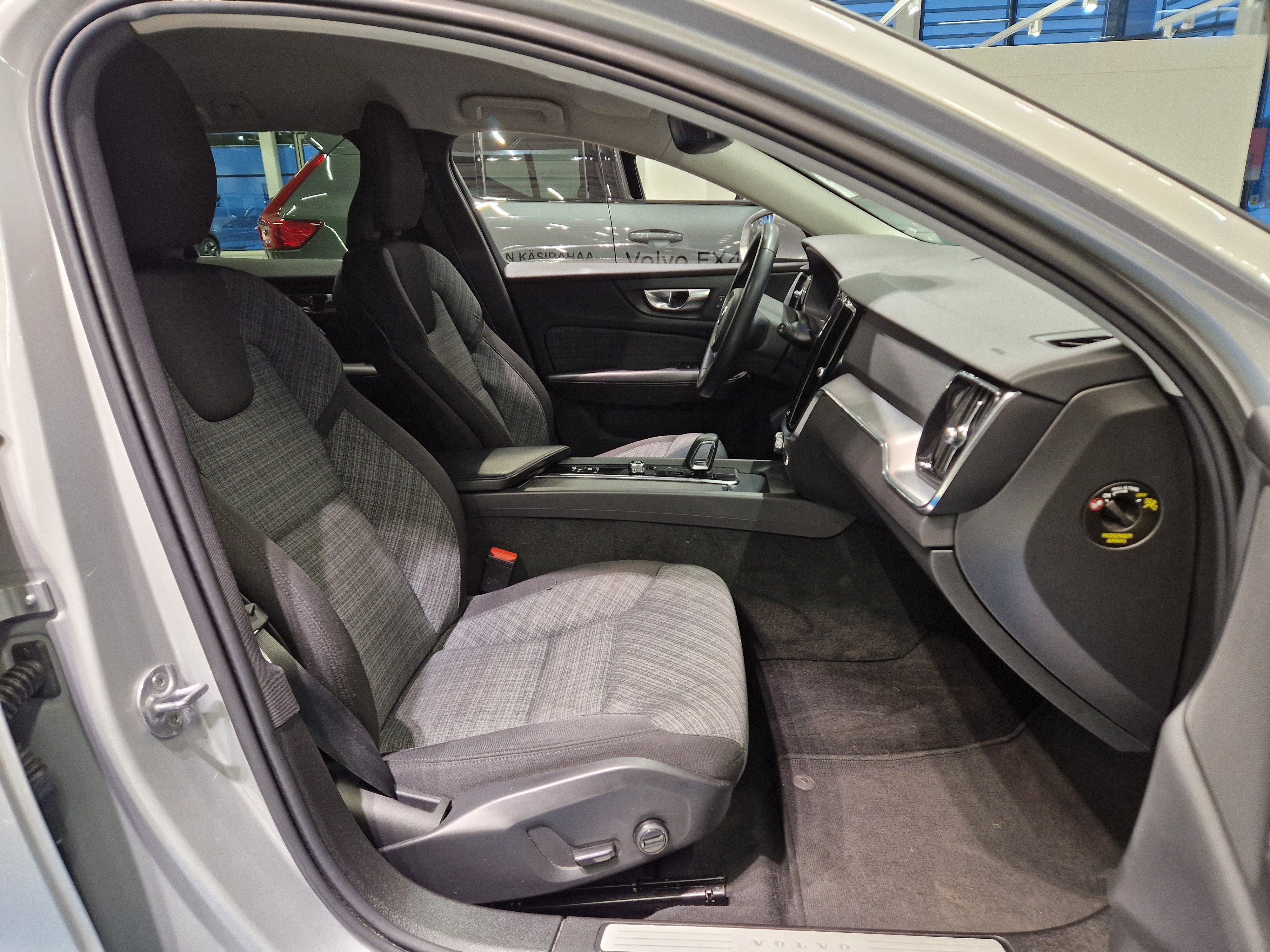 Volvo V60 B4 D-MHEV BUSINESS CORE AUT