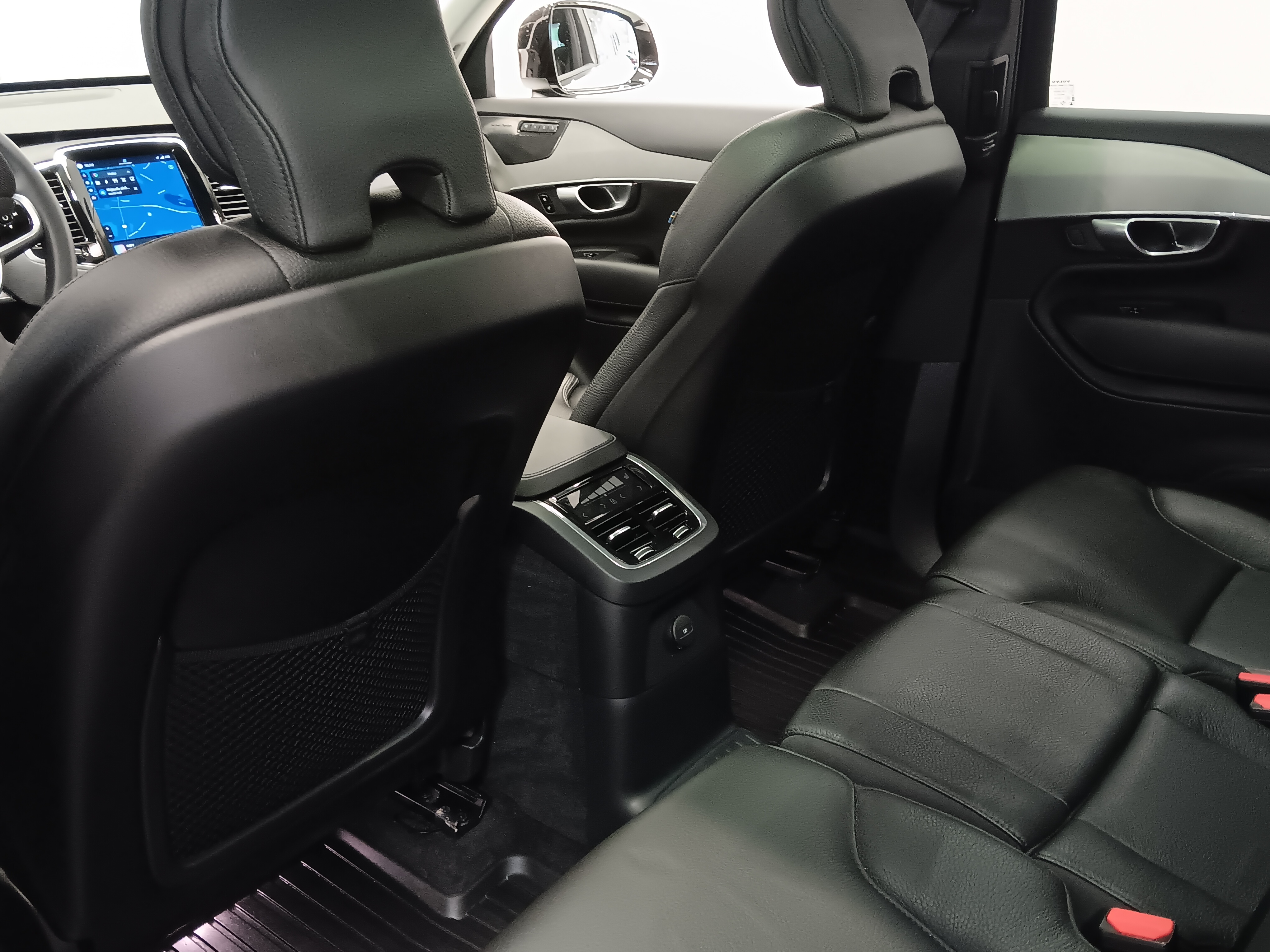 Volvo XC90 T8 AWD LONG RANGE PLUS DARK TAKUU 24KK/40TKM