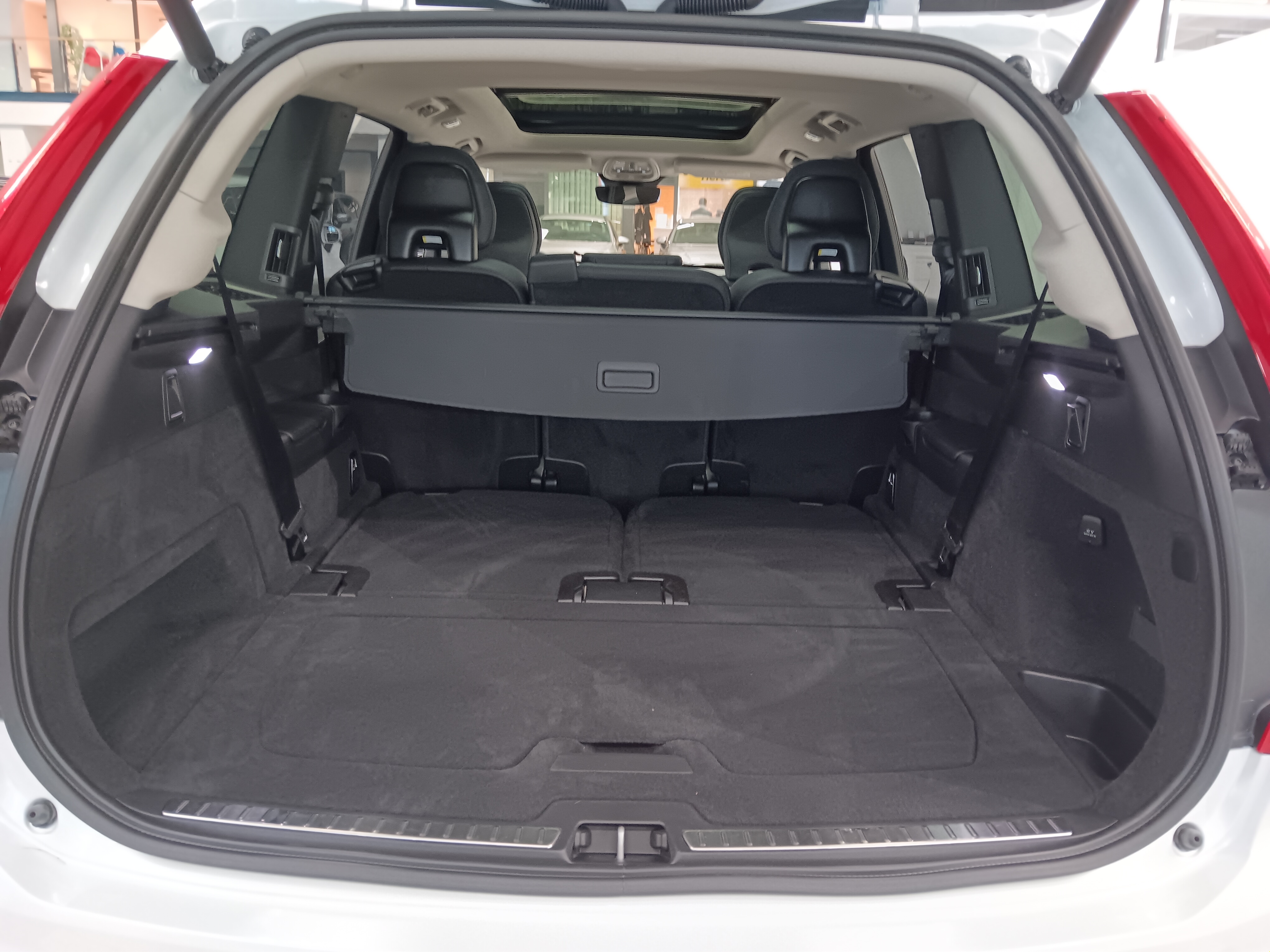 Volvo XC90 T8 AWD LONG RANGE PLUS DARK TAKUU 24KK/40TKM