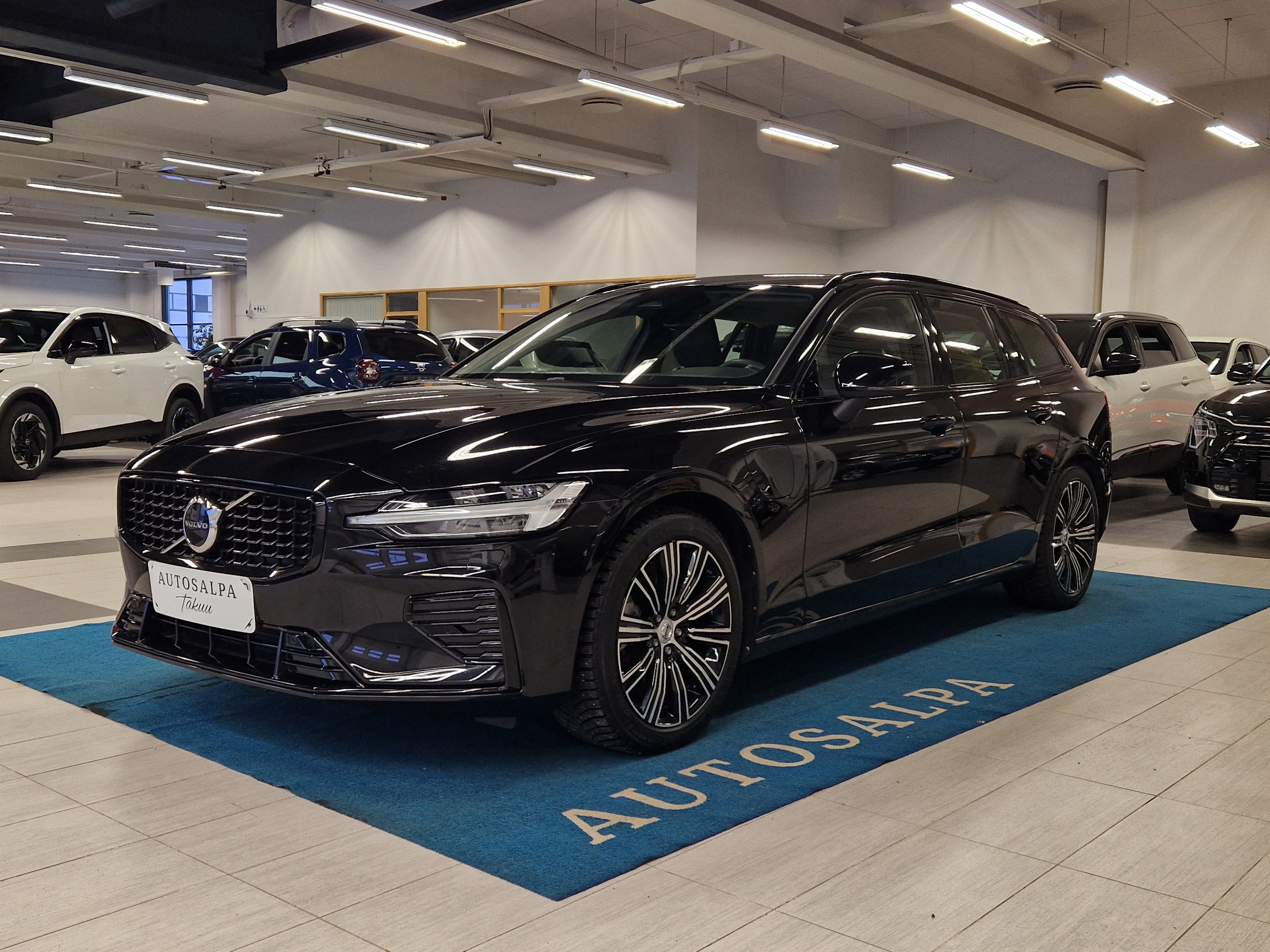 Volvo V60 T6 AWD LONG RANGE PLUS DARK AUT