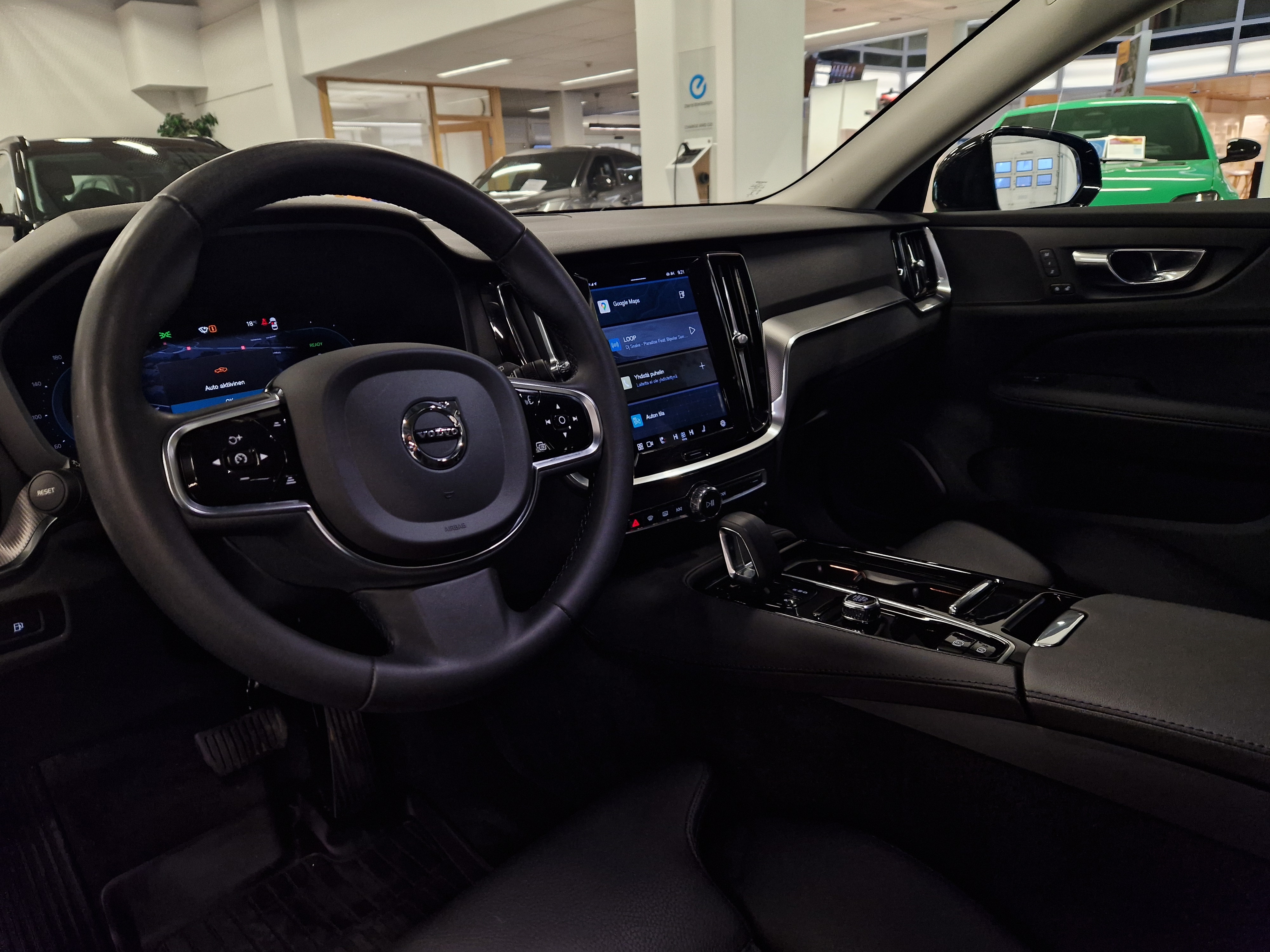 Volvo V60 T6 AWD LONG RANGE PLUS DARK AUT