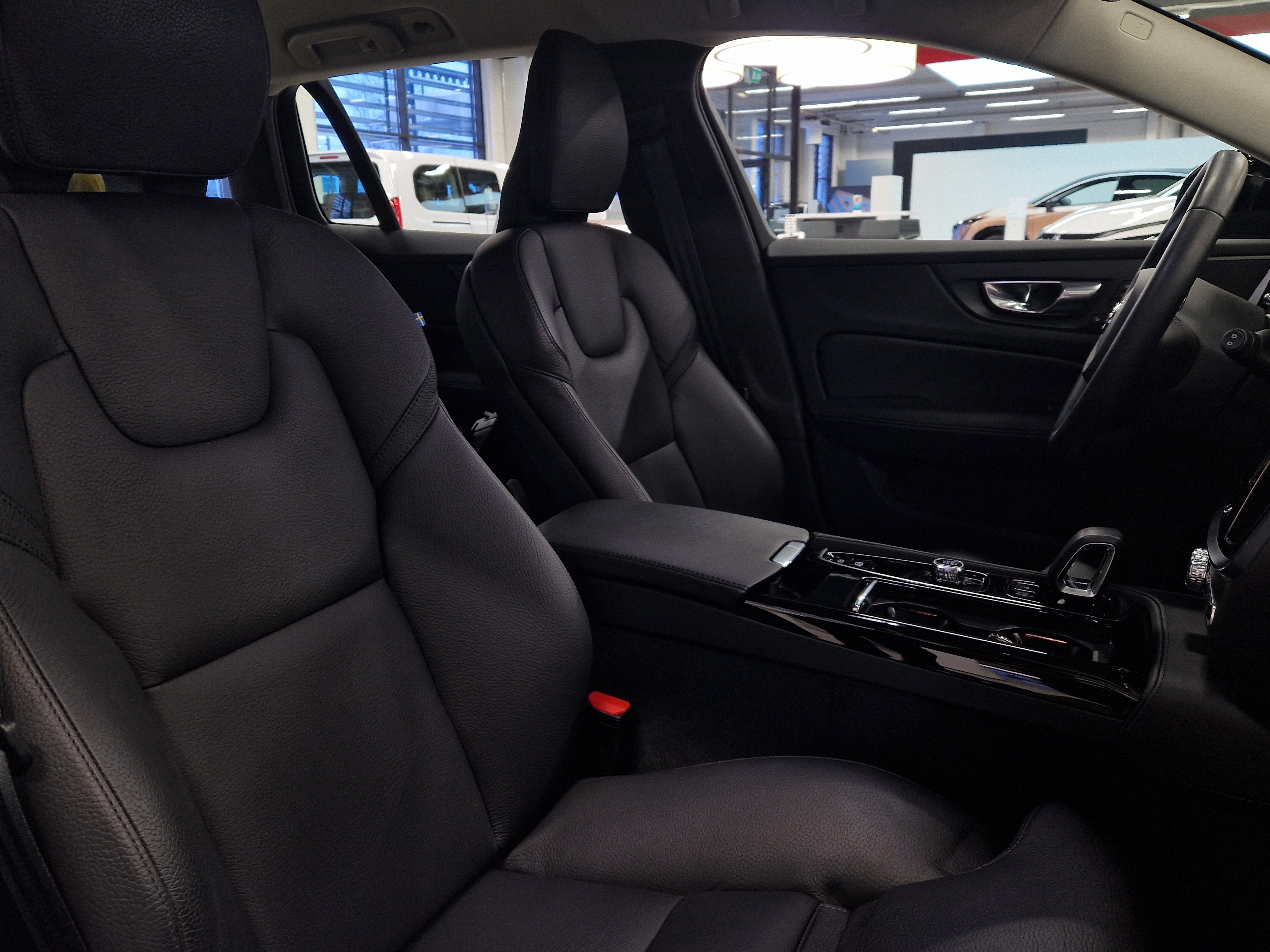 Volvo V60 T6 AWD LONG RANGE PLUS DARK AUT