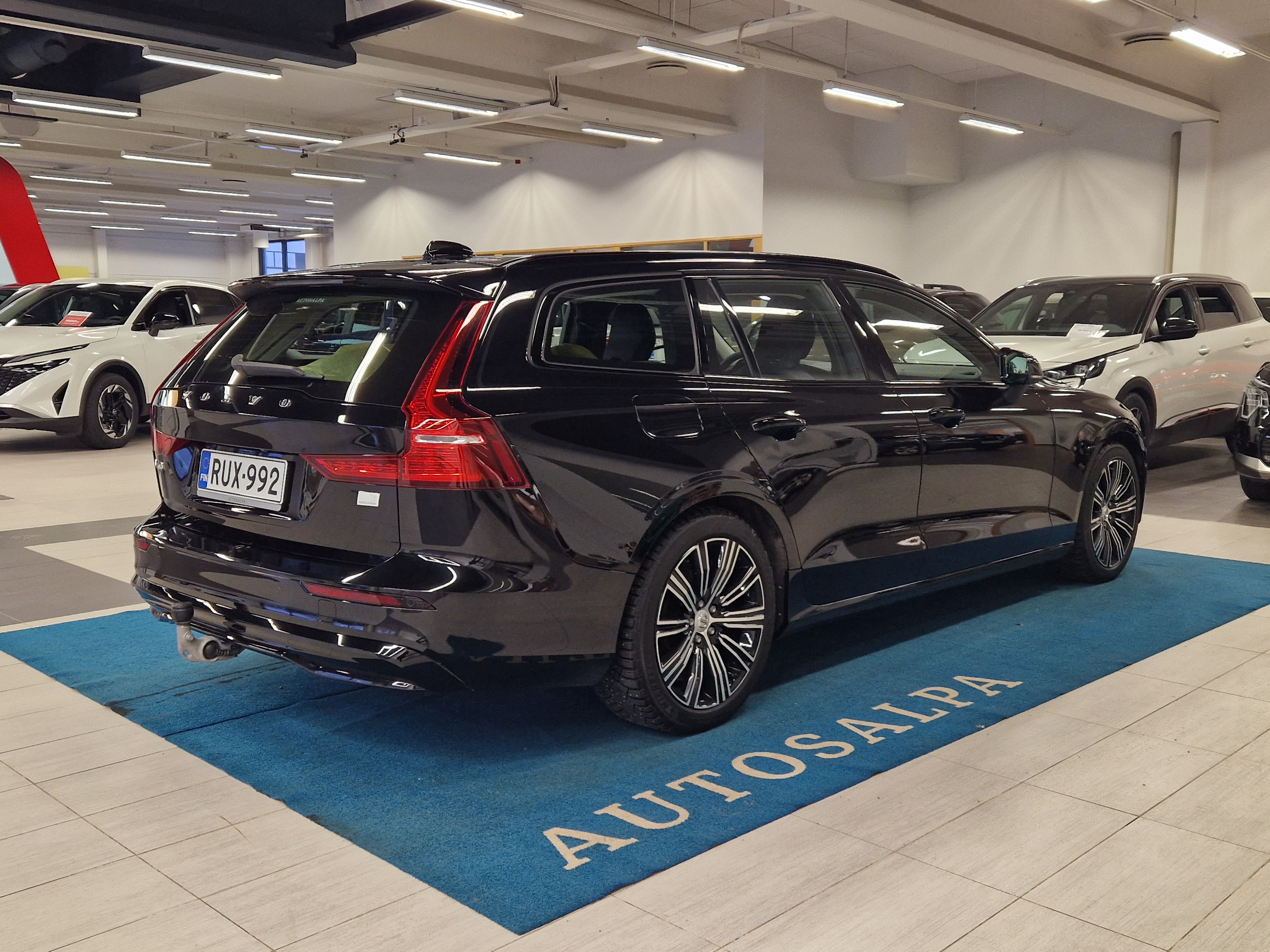 Volvo V60 T6 AWD LONG RANGE PLUS DARK AUT