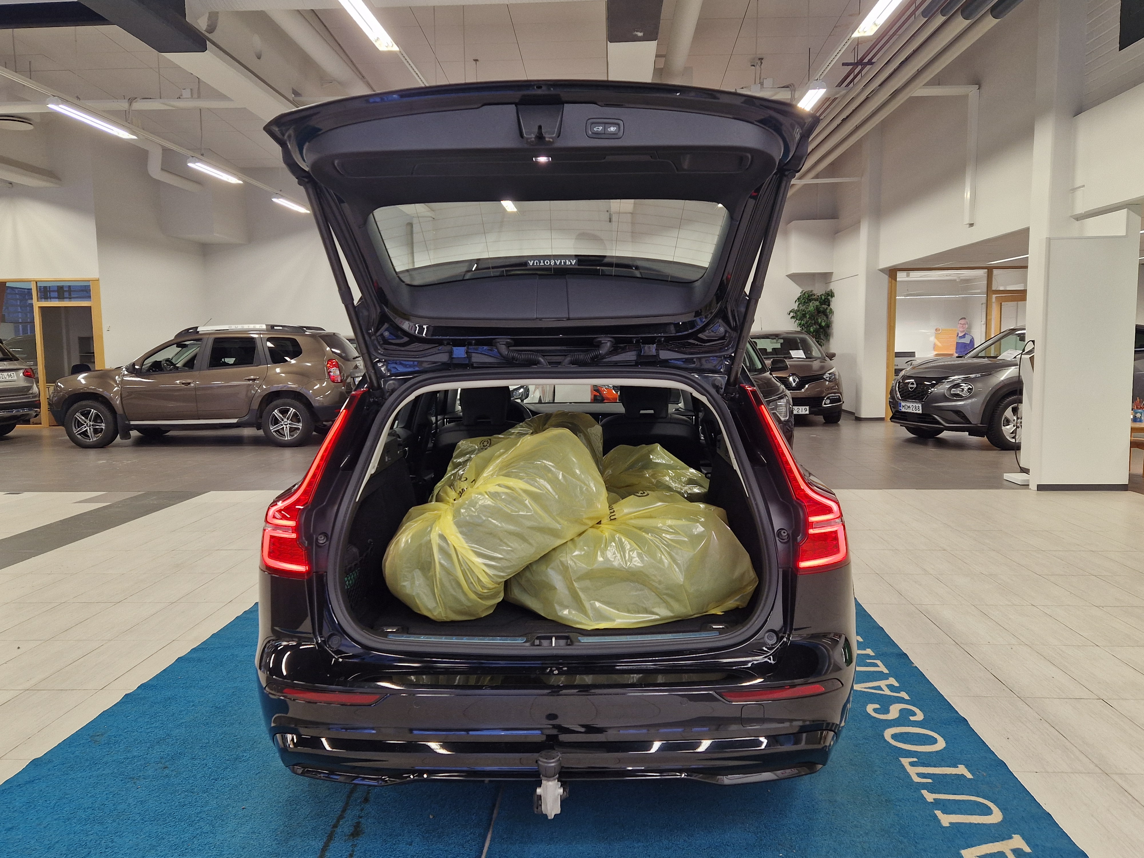 Volvo V60 T6 AWD LONG RANGE PLUS DARK AUT