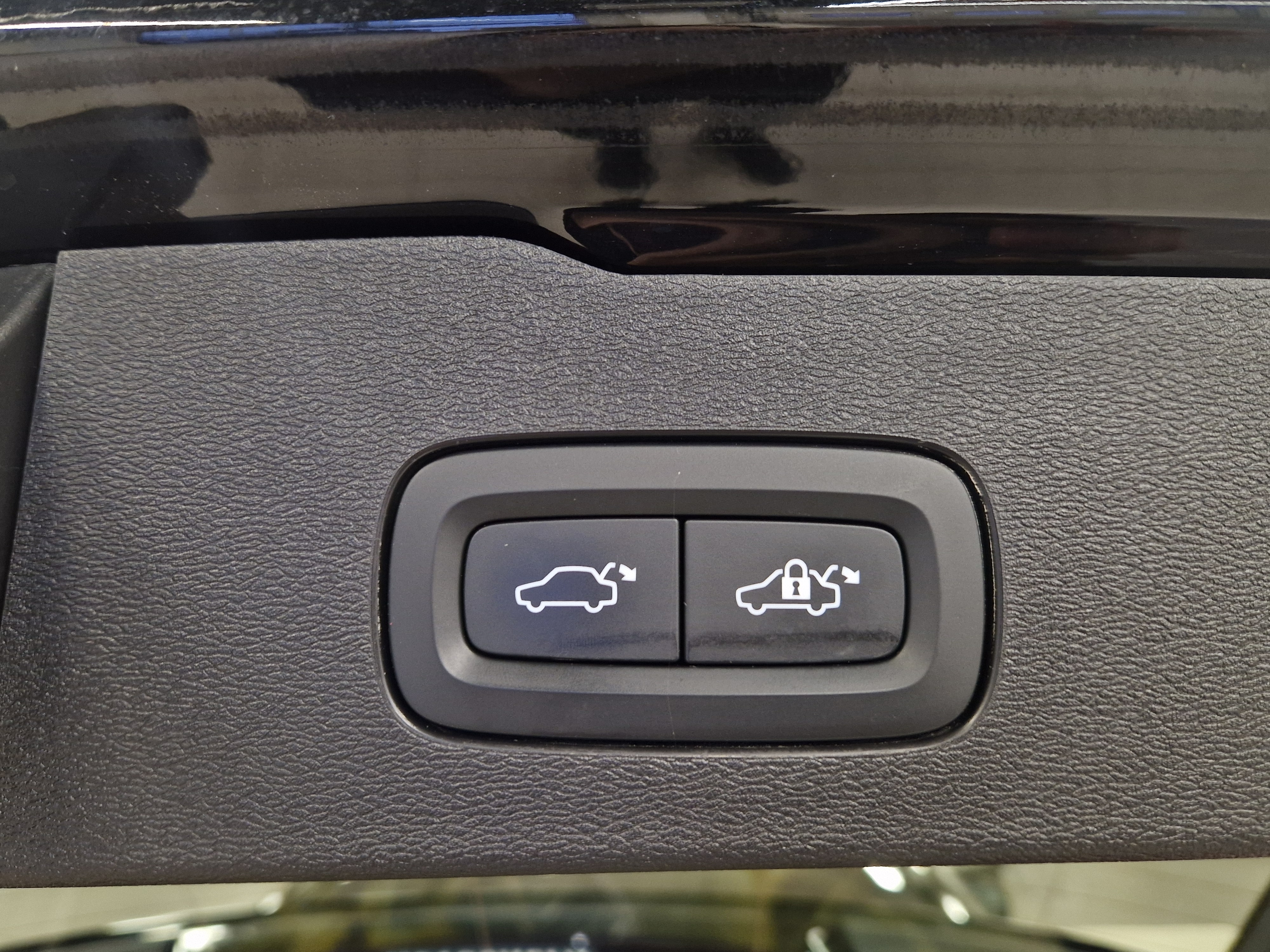 Volvo V60 T6 AWD LONG RANGE PLUS DARK AUT