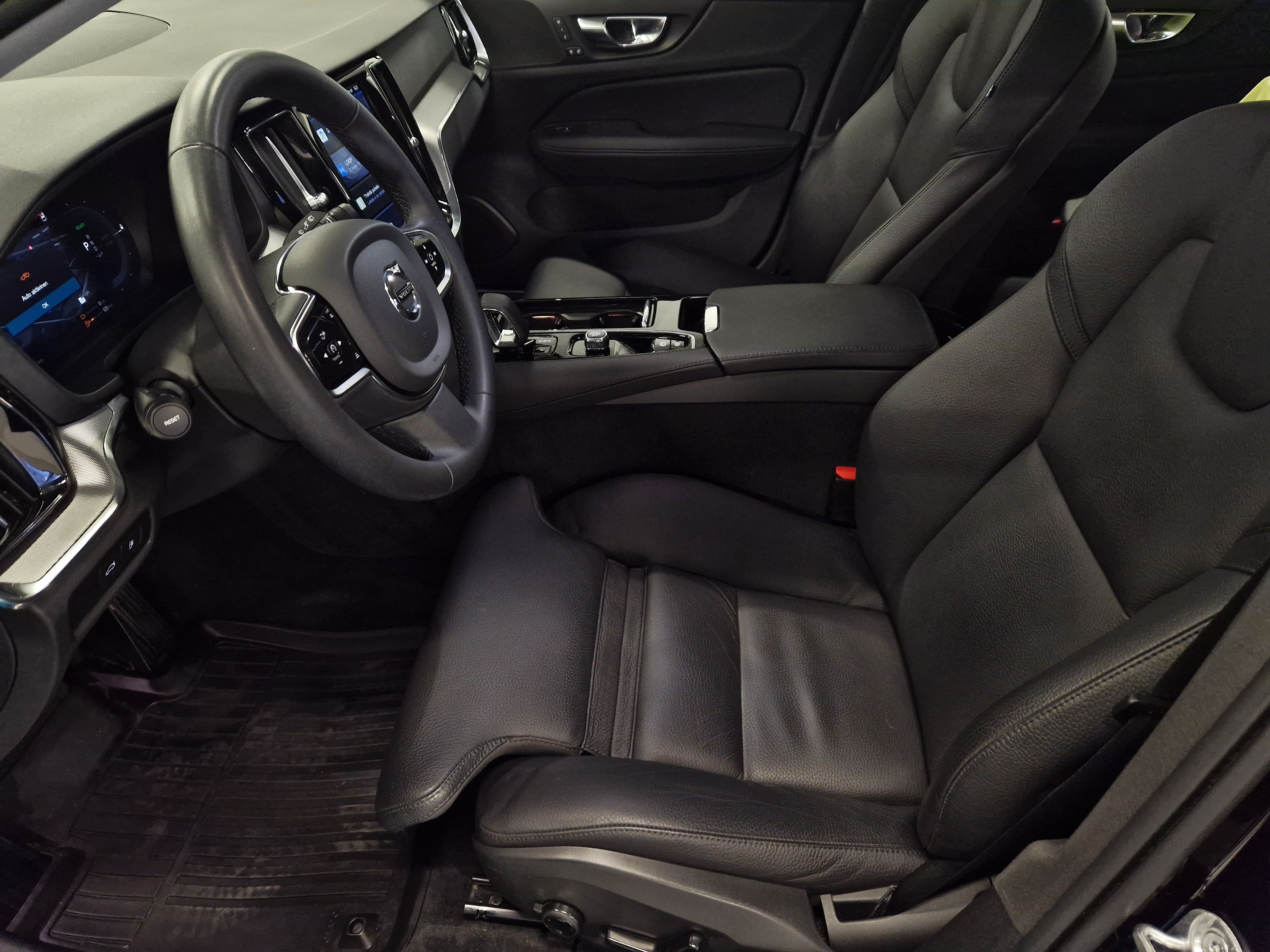 Volvo V60 T6 AWD LONG RANGE PLUS DARK AUT