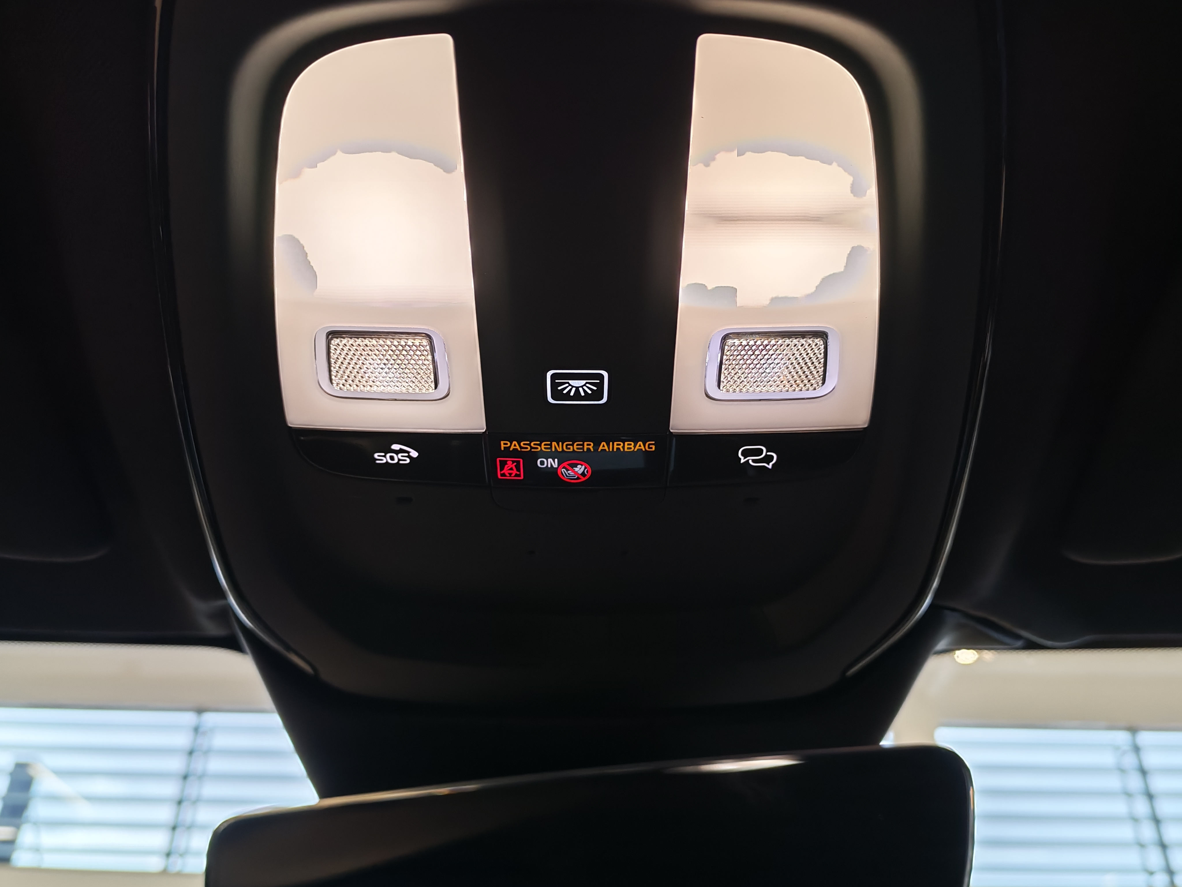 Volvo V60 T8 AWD LONG RANGE PLUS DARK TAKUU 24KK/40TKM