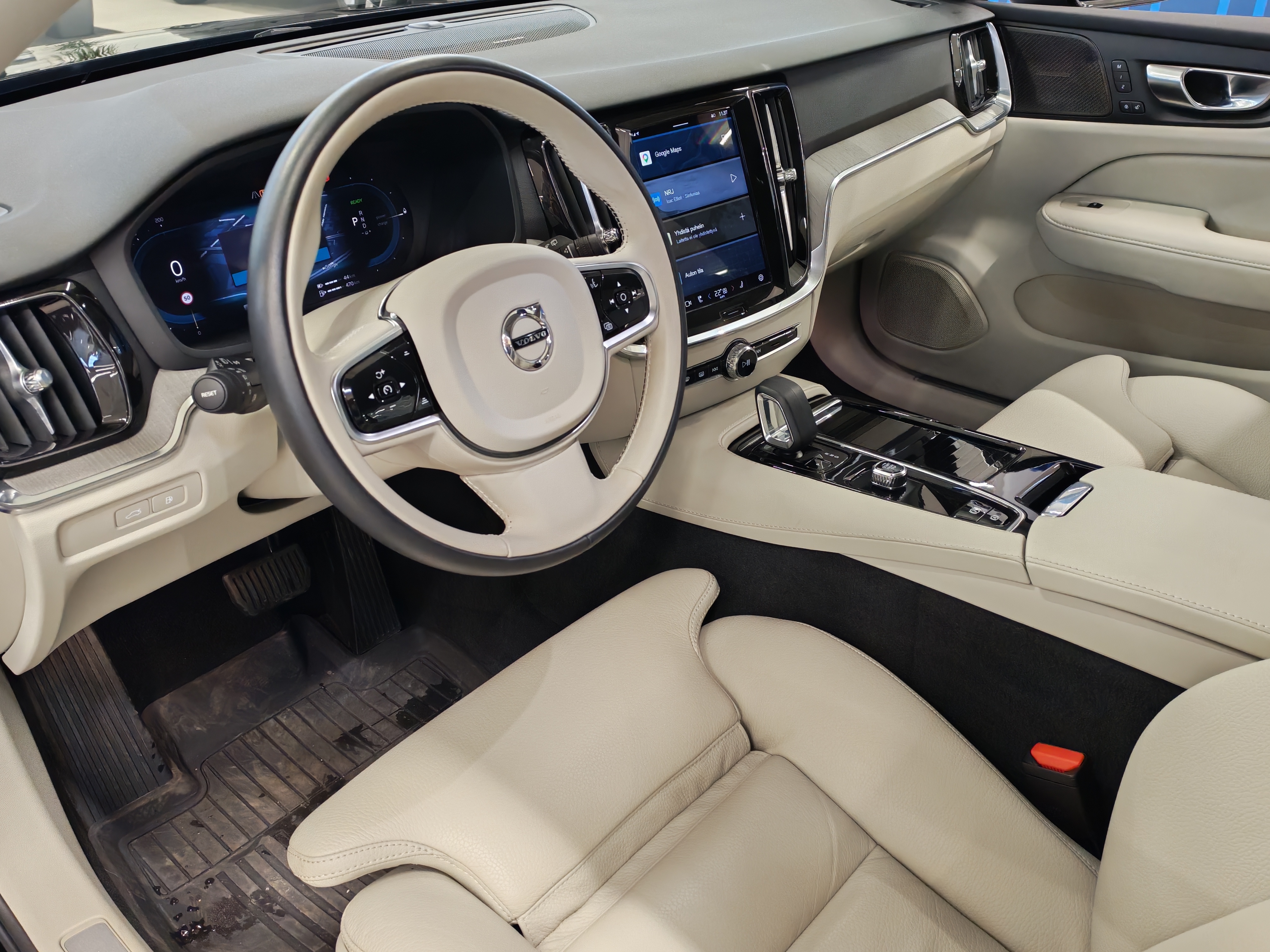 Volvo V60 T8 AWD Long Range Plus Dark 2023, kuva 4/21