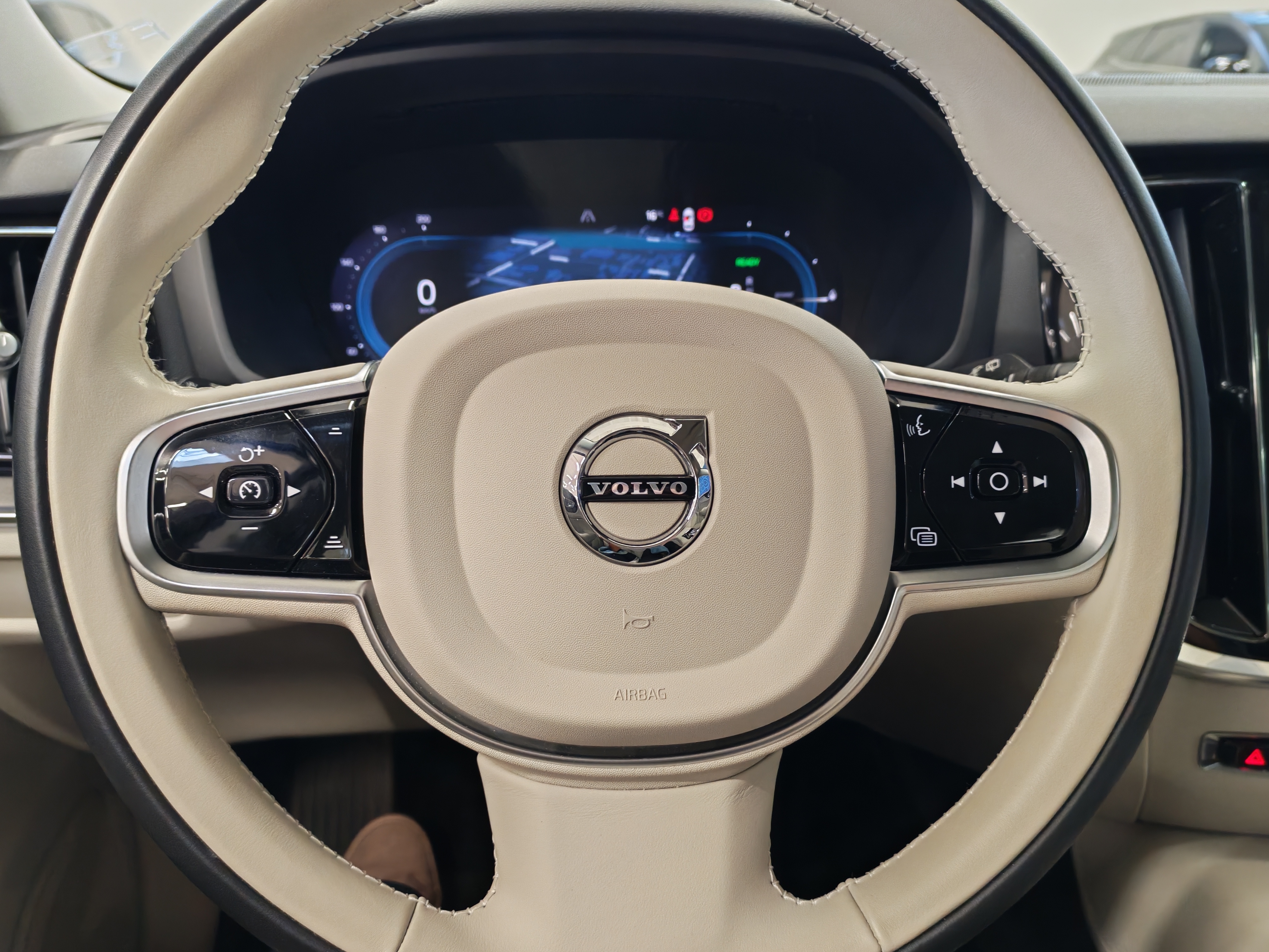 Volvo V60 T8 AWD Long Range Plus Dark 2023, kuva 6/21