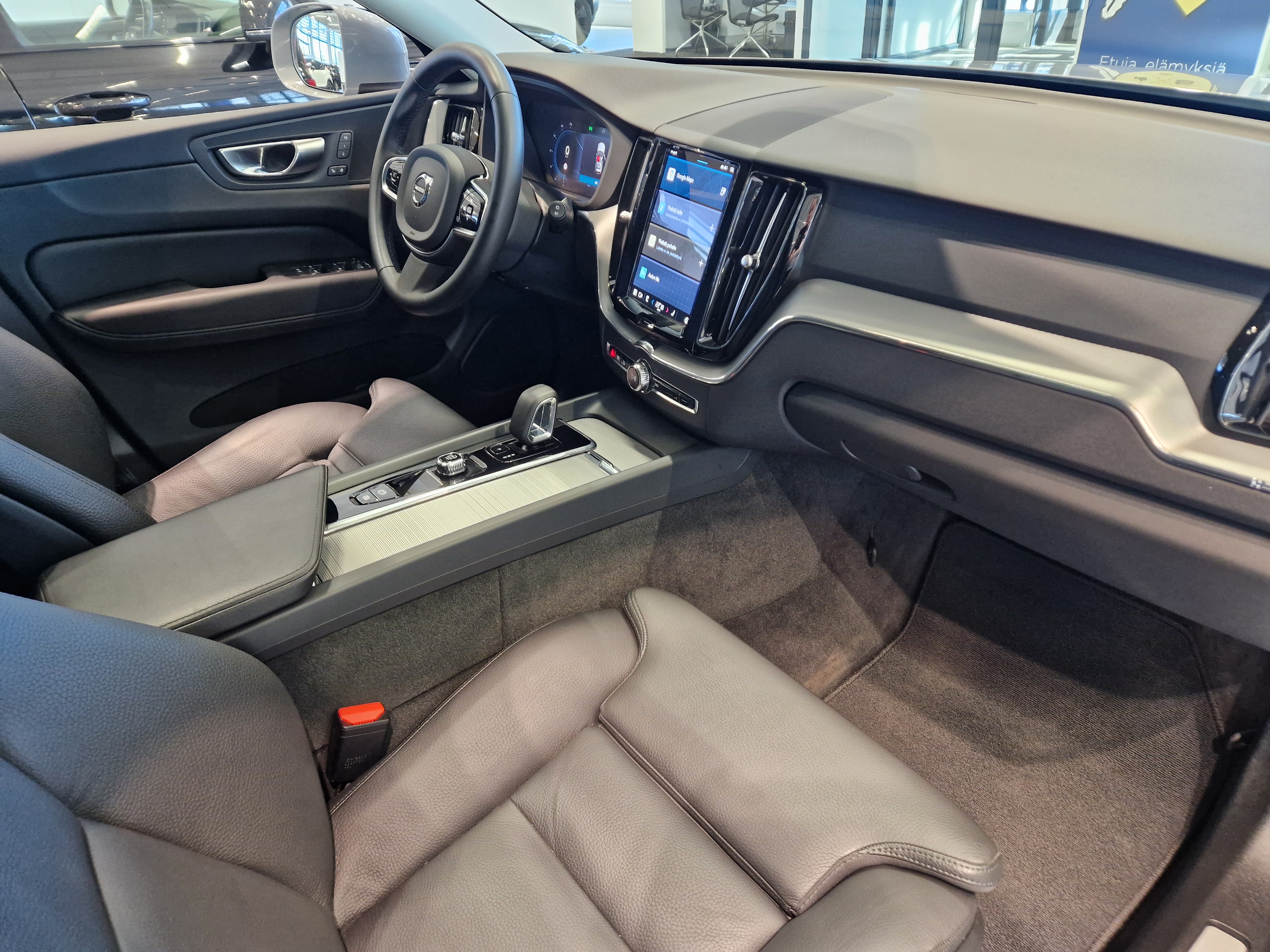 Volvo XC60 T8 AWD LONG RANGE PLUS BRIGHT TAKUU 24KK/40TKM