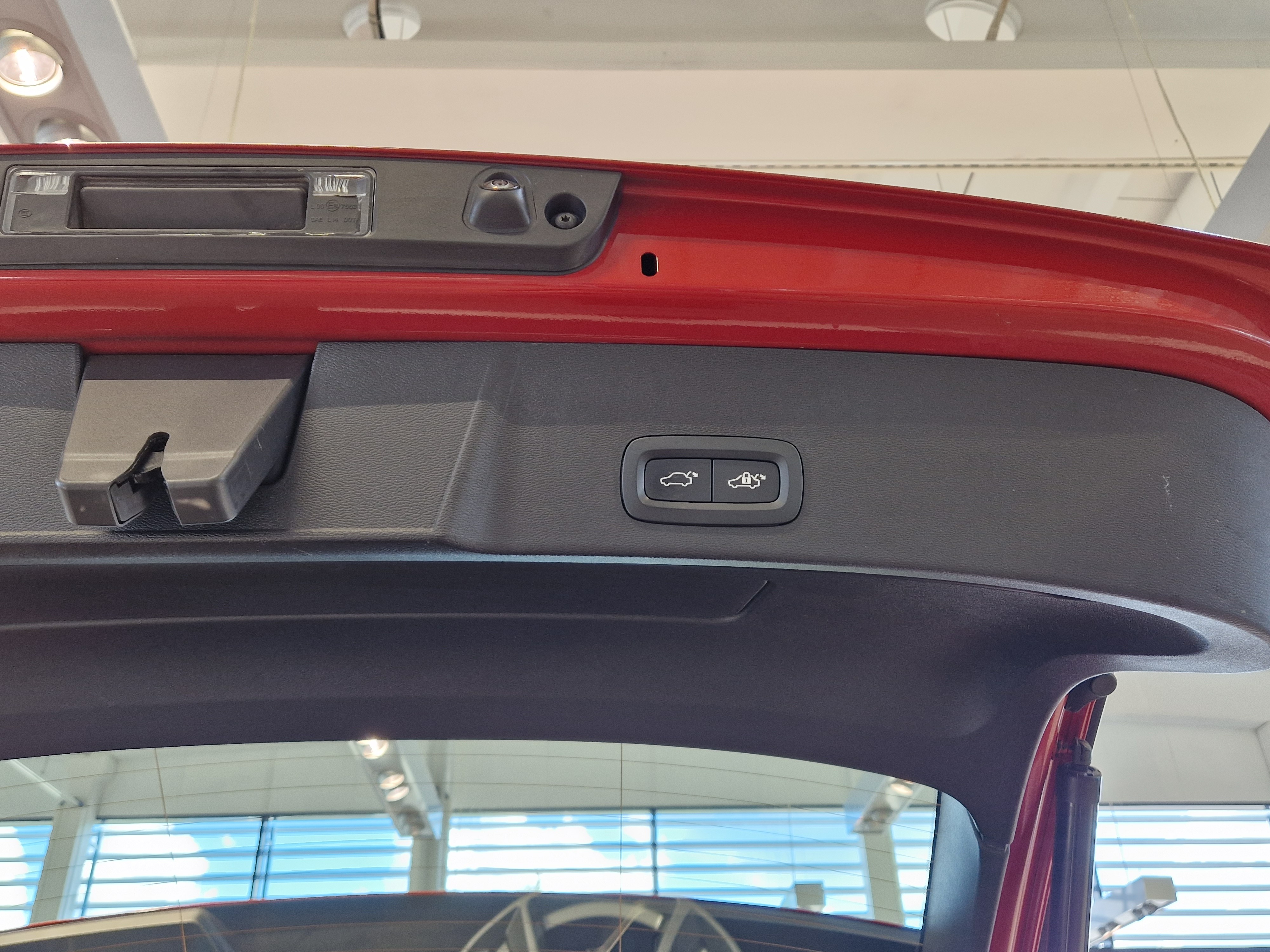 Volvo XC40 T4 TWE PLUS BRIGHT TAKUU 24KK/40TKM