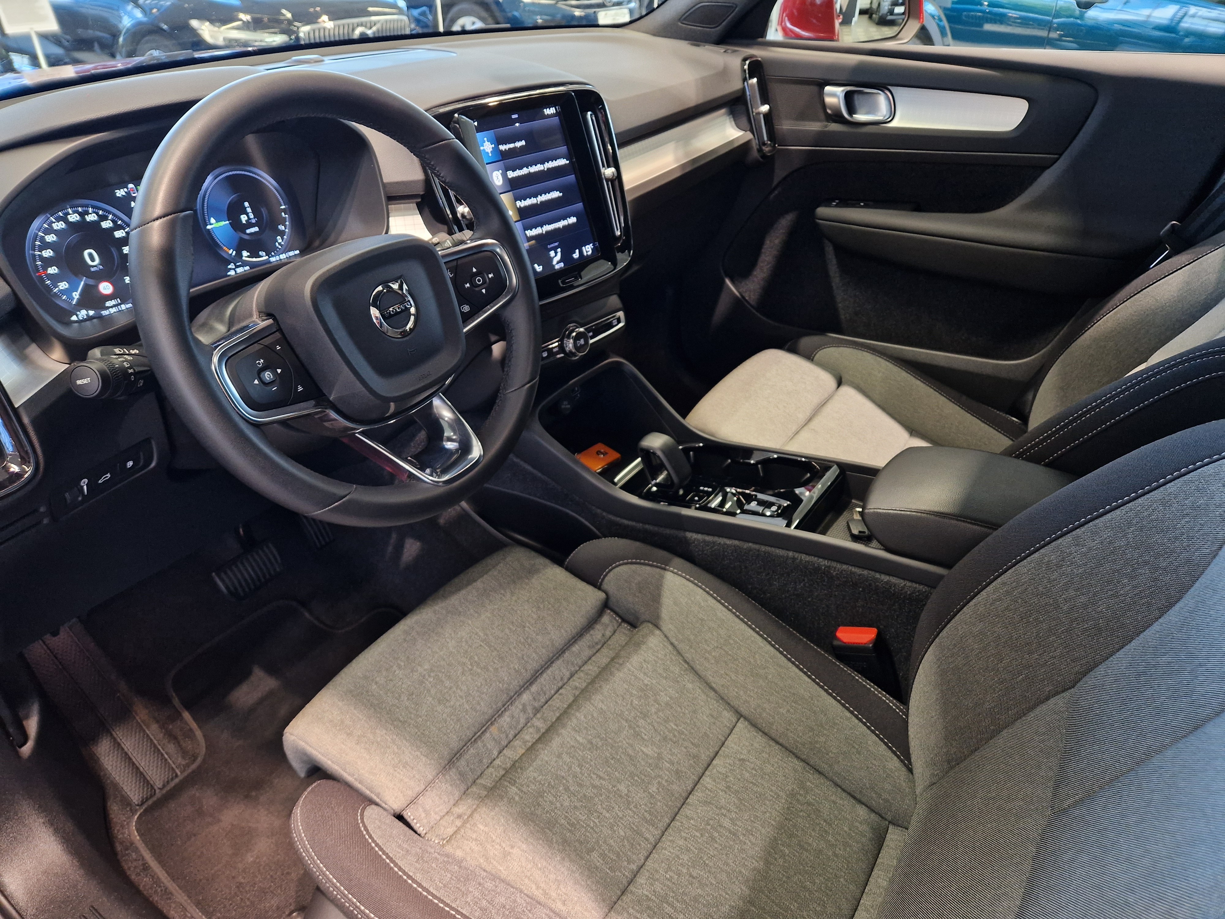 Volvo XC40 2024, kuva 5/20