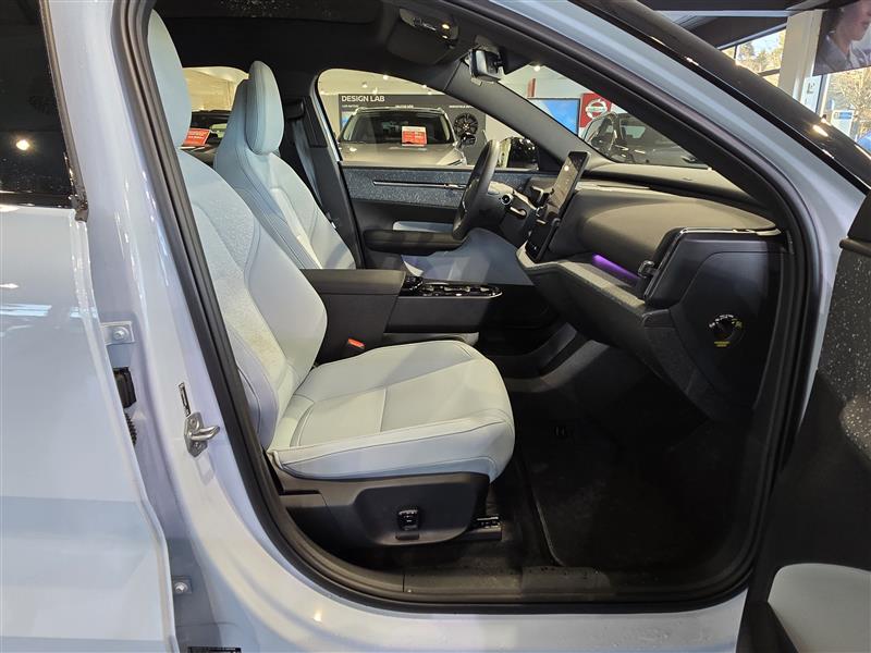 Volvo EX30 SINGLE EXTENDED RANGE ULTRA.