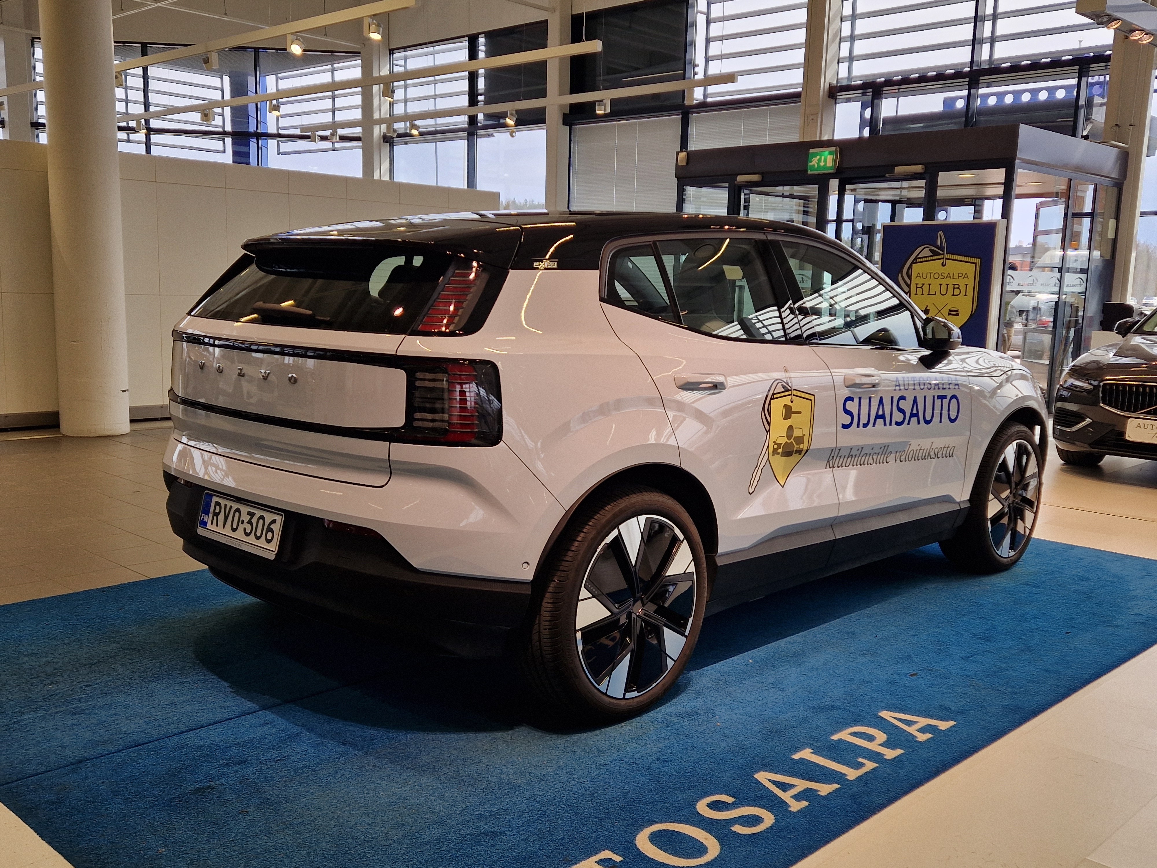Volvo EX30 Single Extended Range Ultra 2025, kuva 2/16