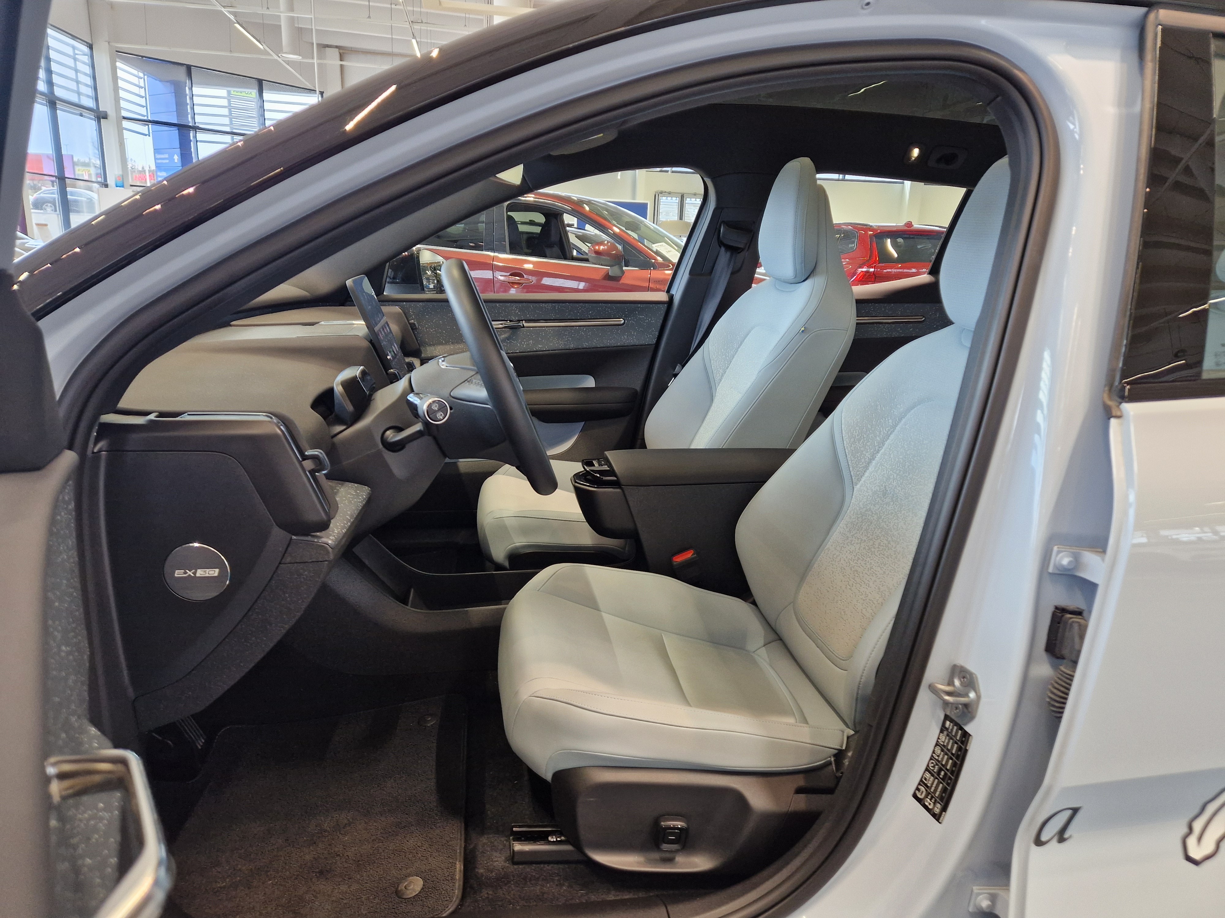 Volvo EX30 Single Extended Range Ultra 2025, kuva 6/16