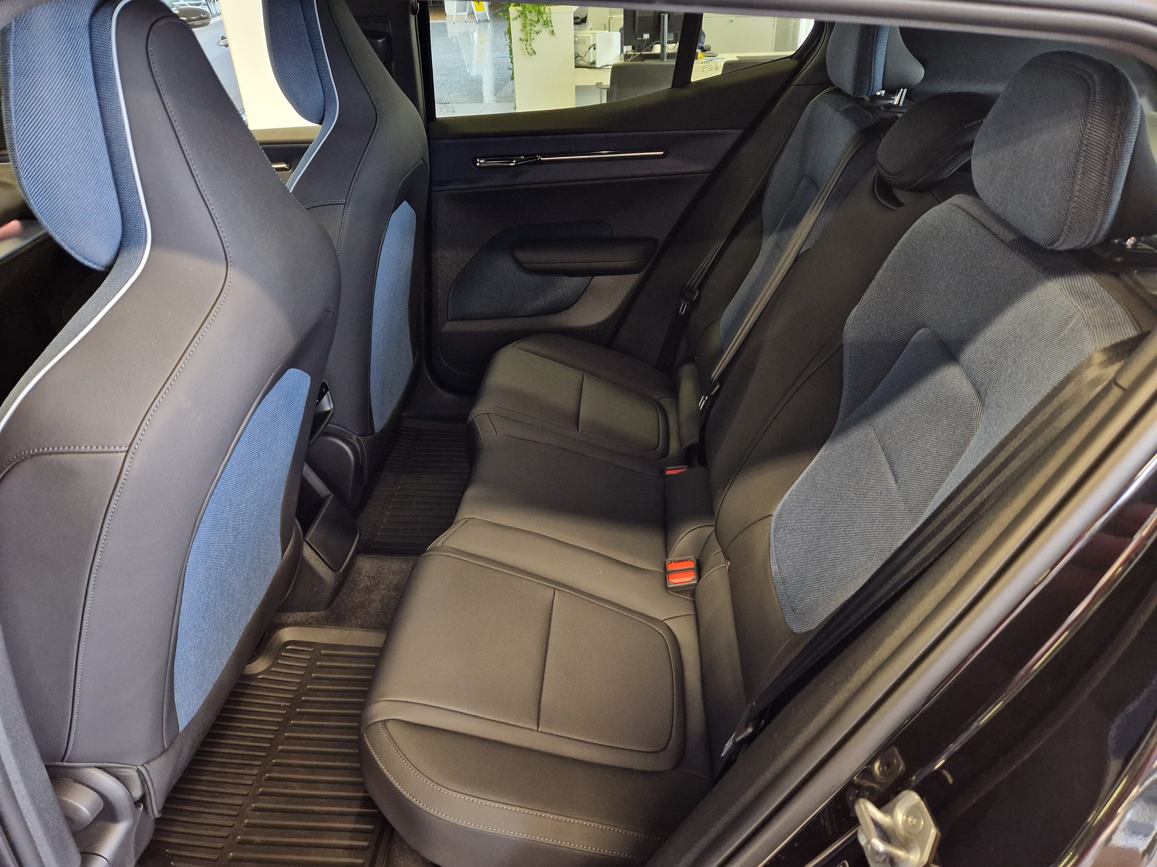 Volvo EX30 SINGLE EXTENDED RANGE PLUS TAKUU 24KK/40TKM