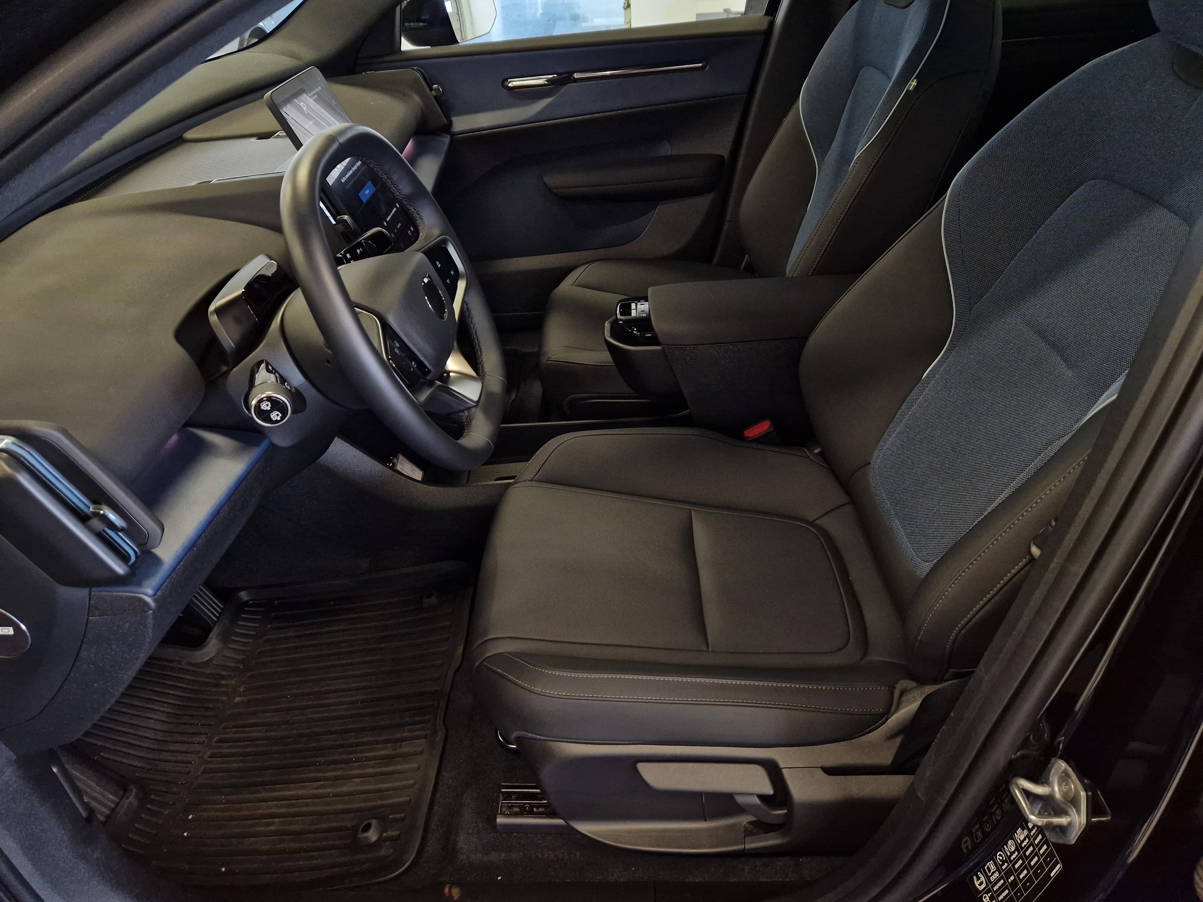 Volvo EX30 SINGLE EXTENDED RANGE PLUS TAKUU 24KK/40TKM