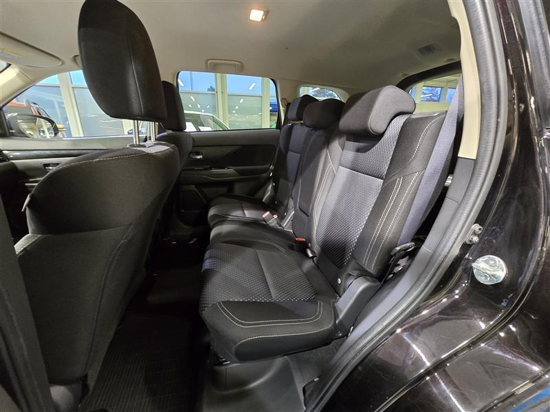 Mitsubishi OUTLANDER PHEV ACTIVE 4WD 5P