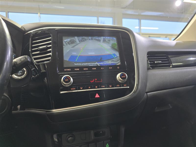 Mitsubishi OUTLANDER PHEV ACTIVE 4WD 5P