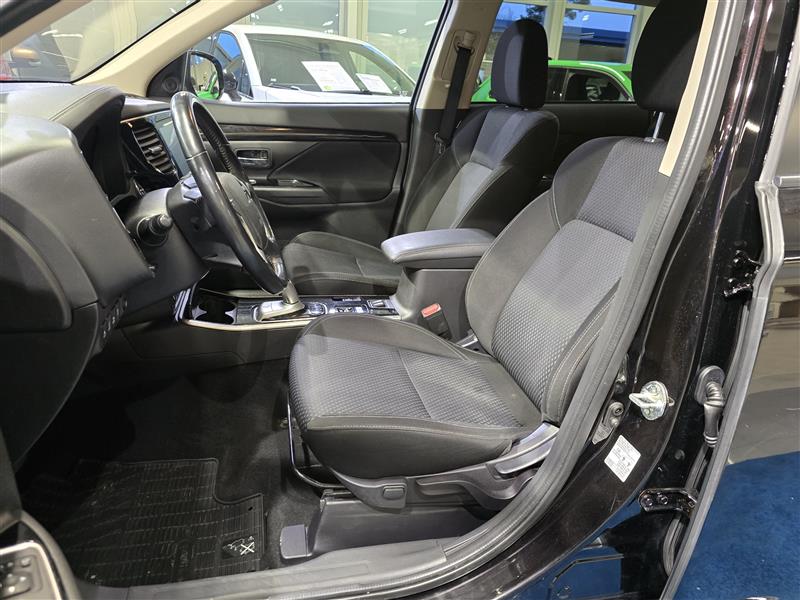 Mitsubishi OUTLANDER PHEV ACTIVE 4WD 5P