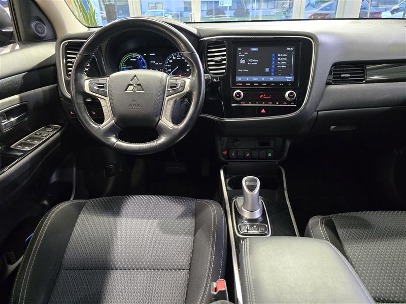 Mitsubishi OUTLANDER PHEV ACTIVE 4WD 5P
