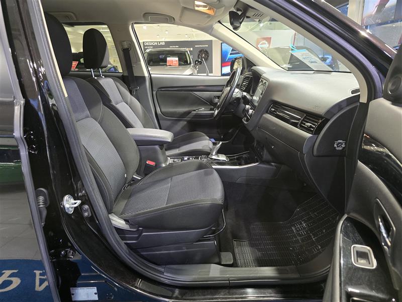 Mitsubishi OUTLANDER PHEV ACTIVE 4WD 5P