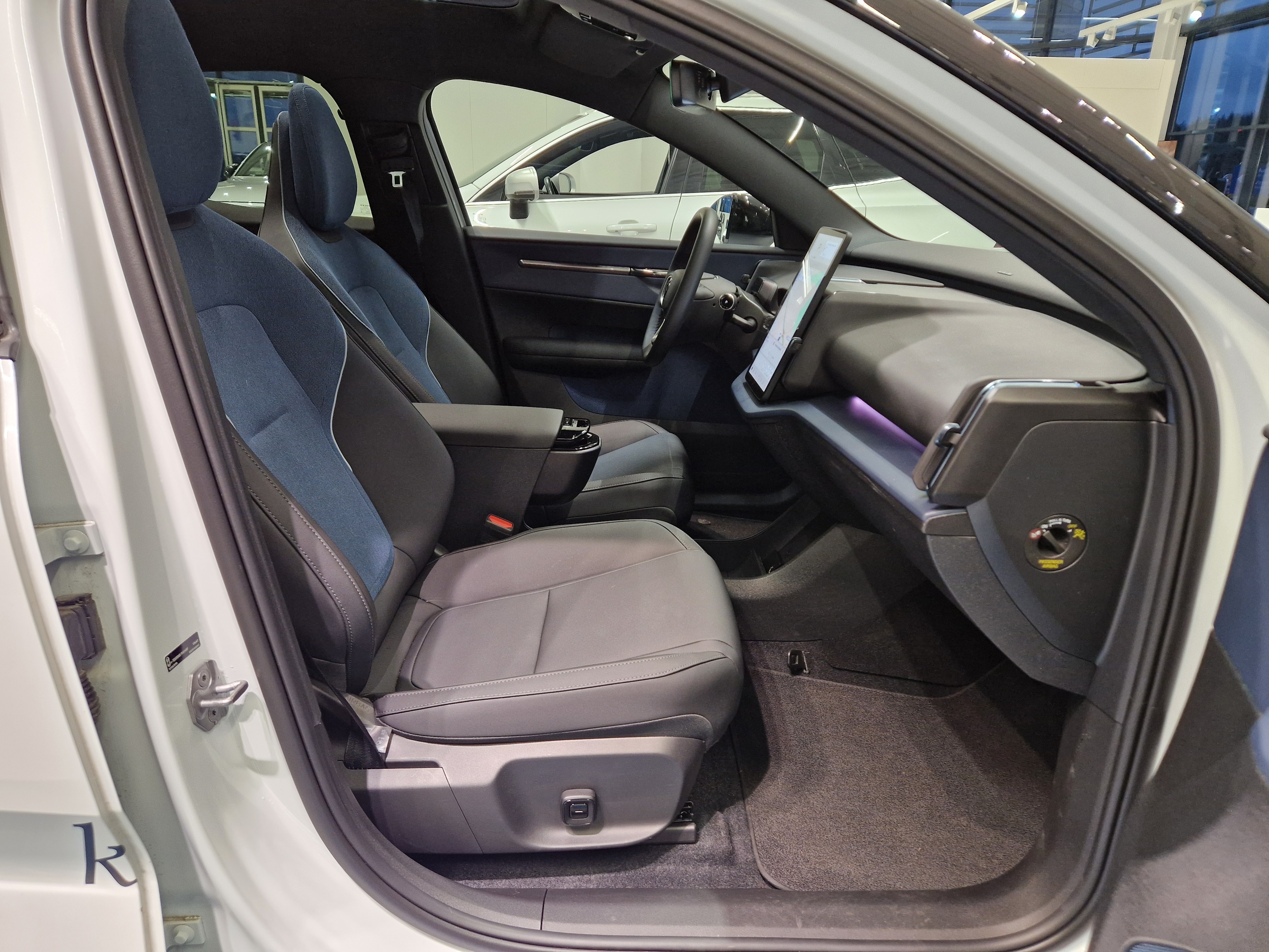 Volvo EX30 SINGLE EXTENDED RANGE ULTRA