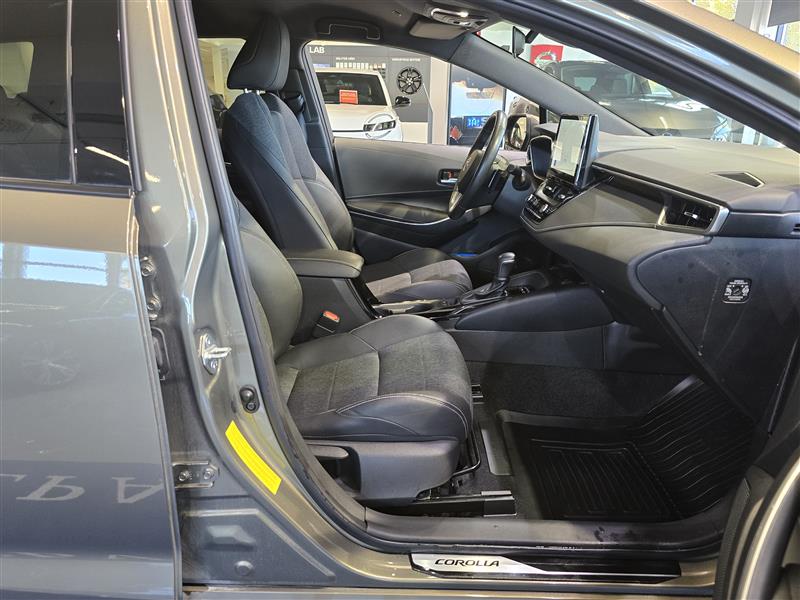 Toyota COROLLA TOURING SPORTS 2.0 HYBRID ANNIVERSARY EDITION