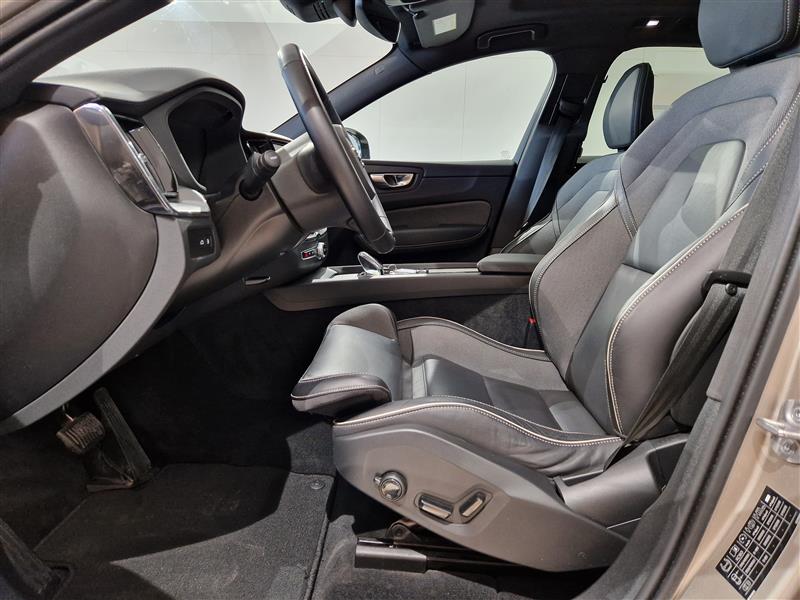 Volvo XC60 T8 AWD Long Range Ultra Dark 2025, bild 7/28