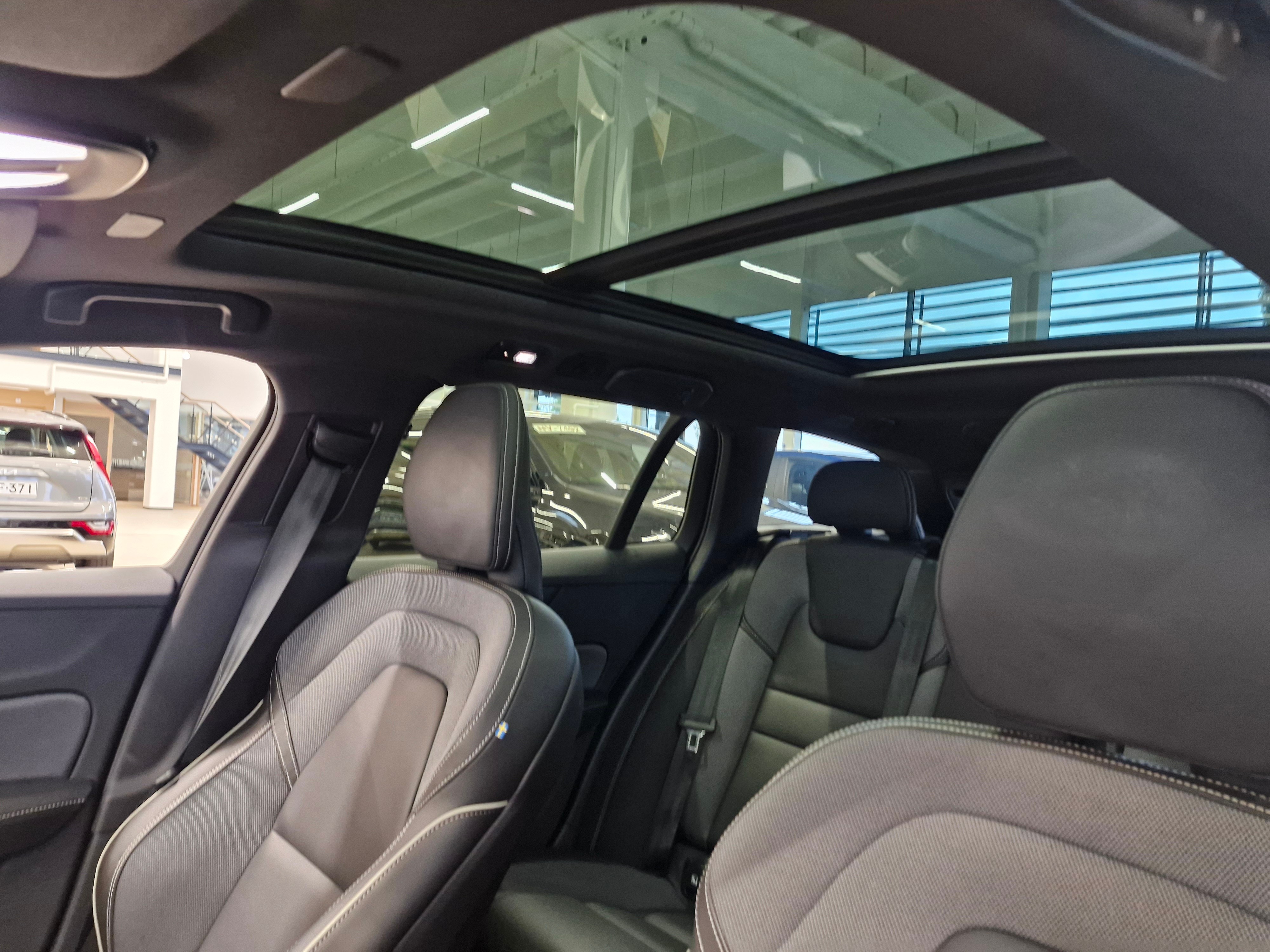Volvo V60 T8 AWD LONG RANGE ULTRA DARK TAKUU 24KK/40TKM
