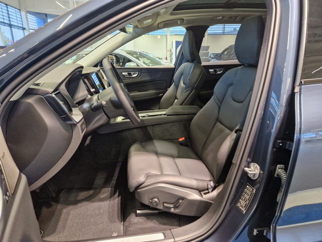 Volvo XC60 T8 AWD LONG RANGE HIGH PERFORMANCE ULTRA DARK