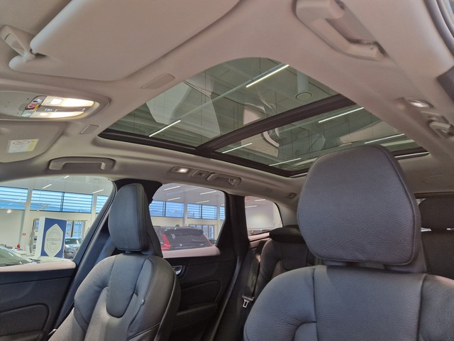 Volvo XC60 T8 AWD LONG RANGE HIGH PERFORMANCE ULTRA DARK