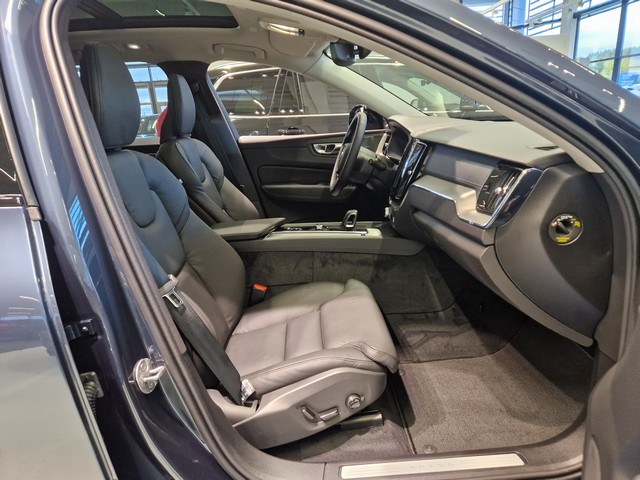 Volvo XC60 T8 AWD LONG RANGE HIGH PERFORMANCE ULTRA DARK