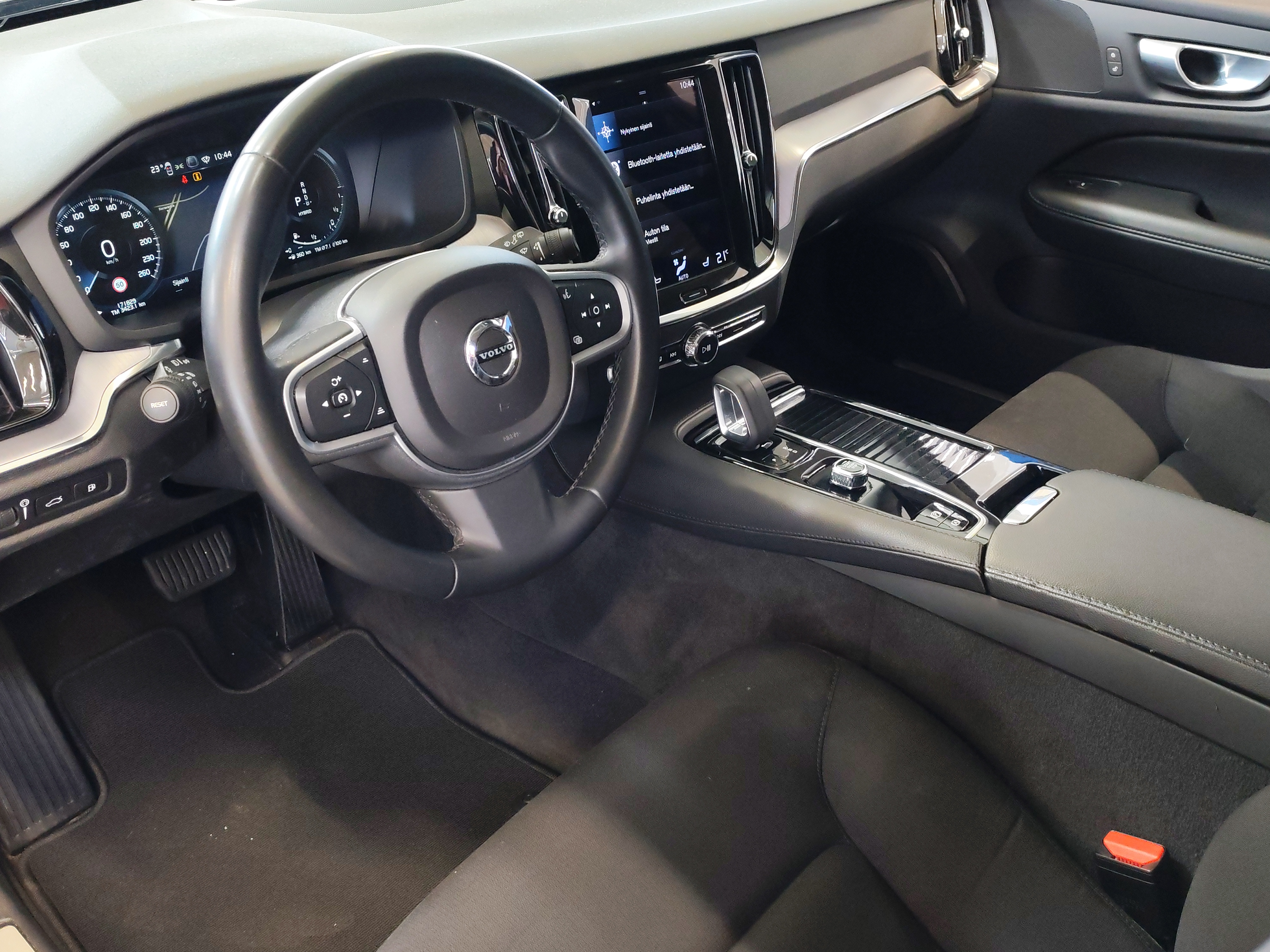 Volvo V60 2021, photo 5/18