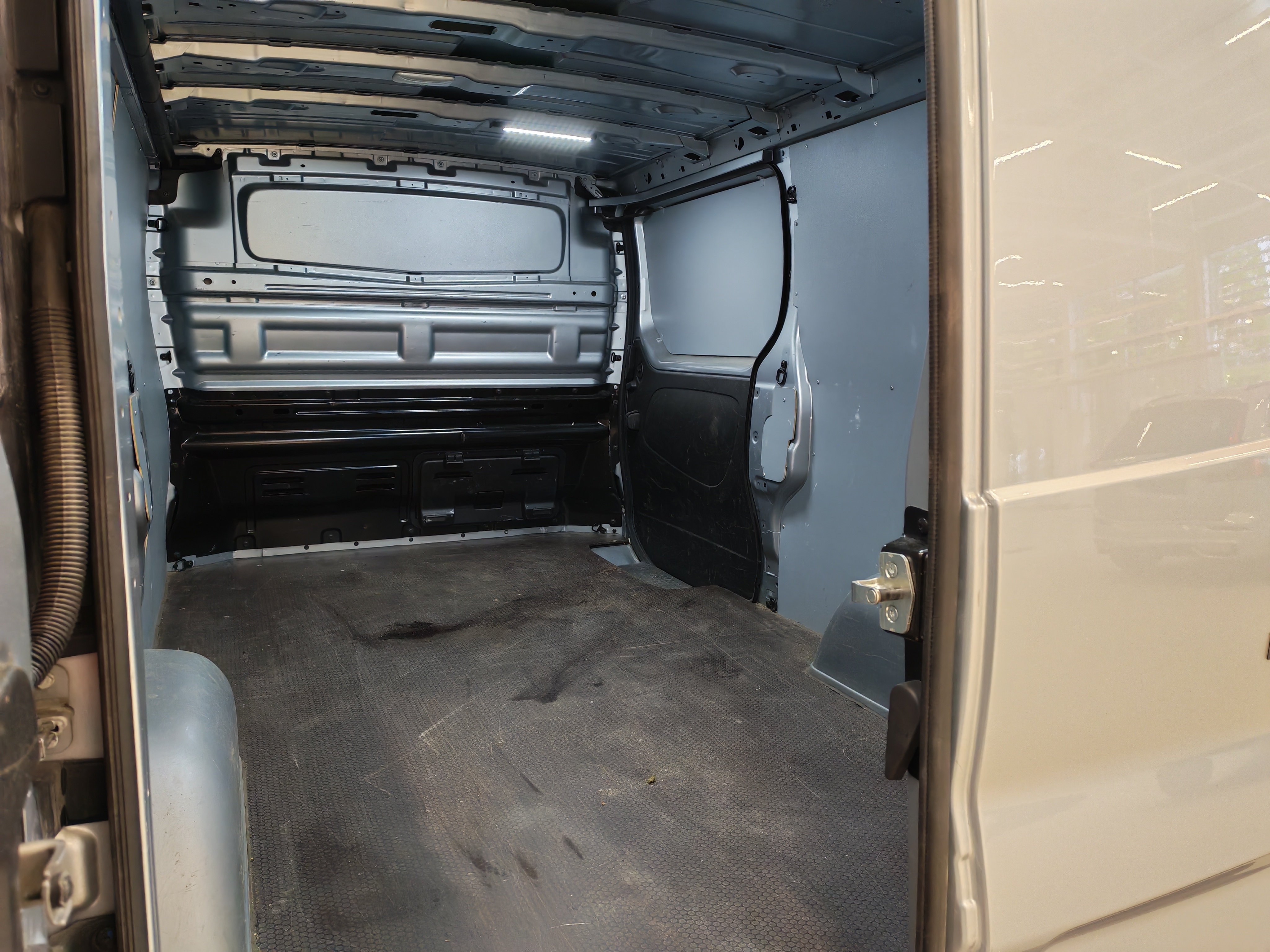 Renault TRAFIC BLUE DCI 150 EAG9 L2H1 6.7M3 NORDIC EDITION.