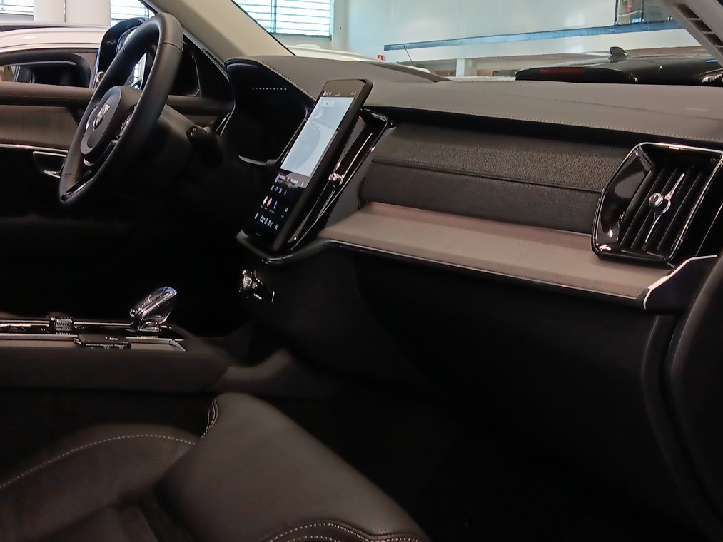 Volvo XC90 T8 AWD LONG RANGE HIGH PERFORMANCE ULTRA DARK