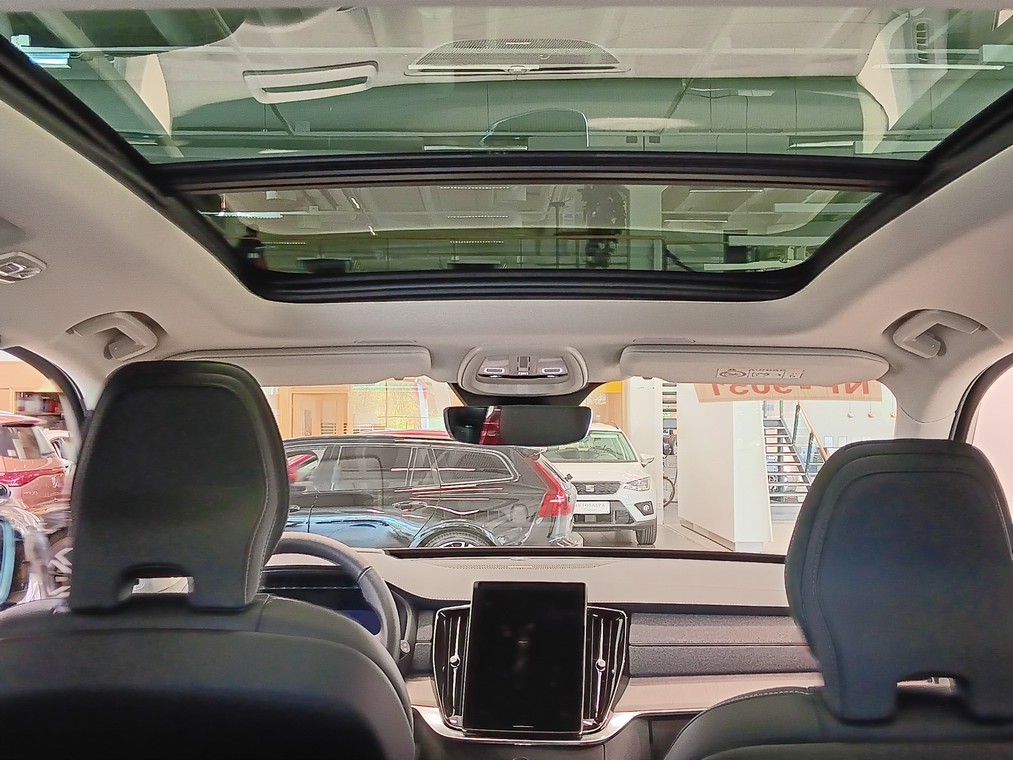 Volvo XC90 T8 AWD LONG RANGE HIGH PERFORMANCE ULTRA DARK