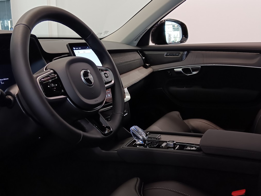 Volvo XC90 T8 AWD LONG RANGE HIGH PERFORMANCE ULTRA DARK