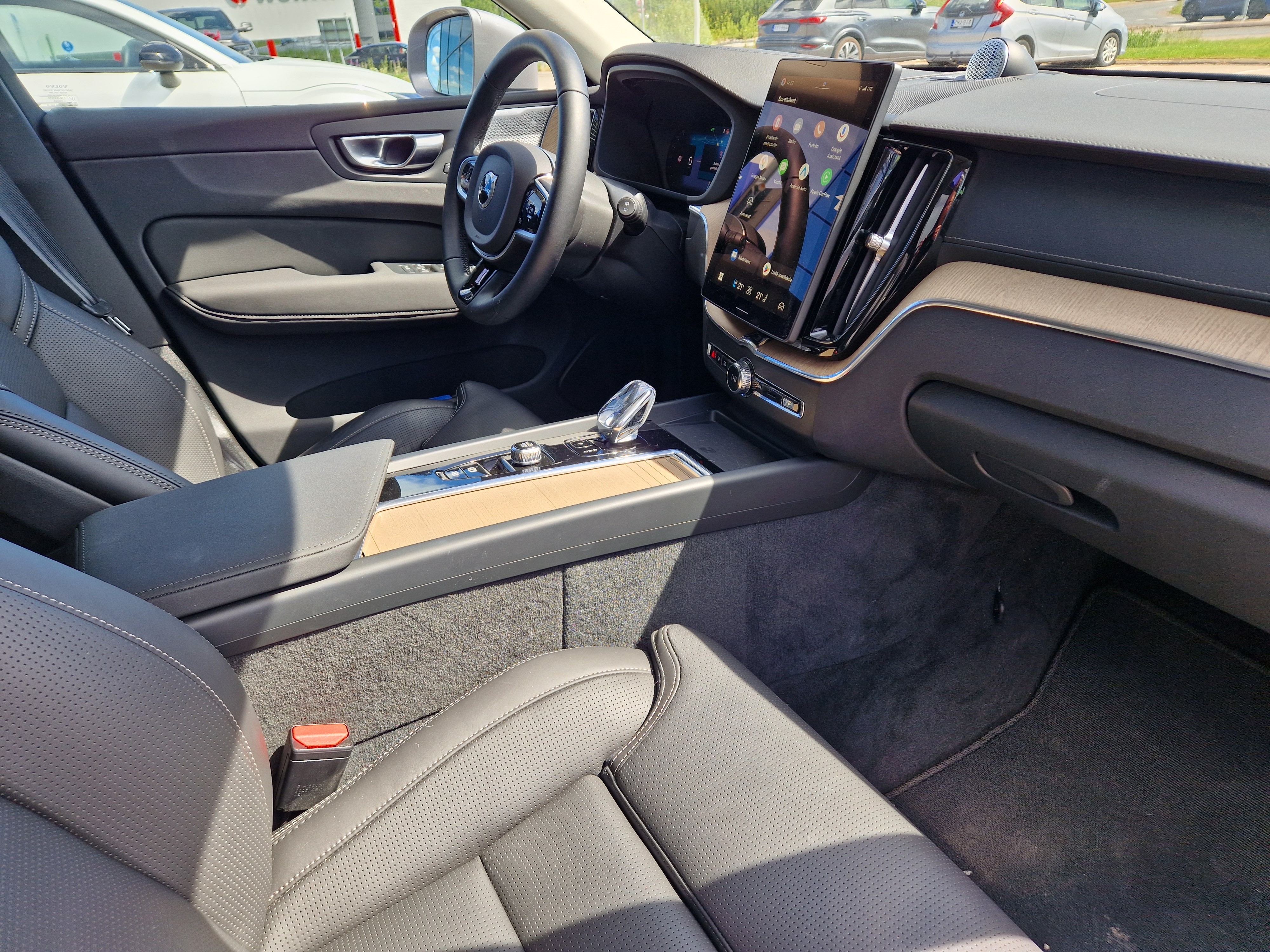 Volvo XC60 T8 AWD LONG RANGE HIGH PERFORMANCE ULTRA BRIGHT