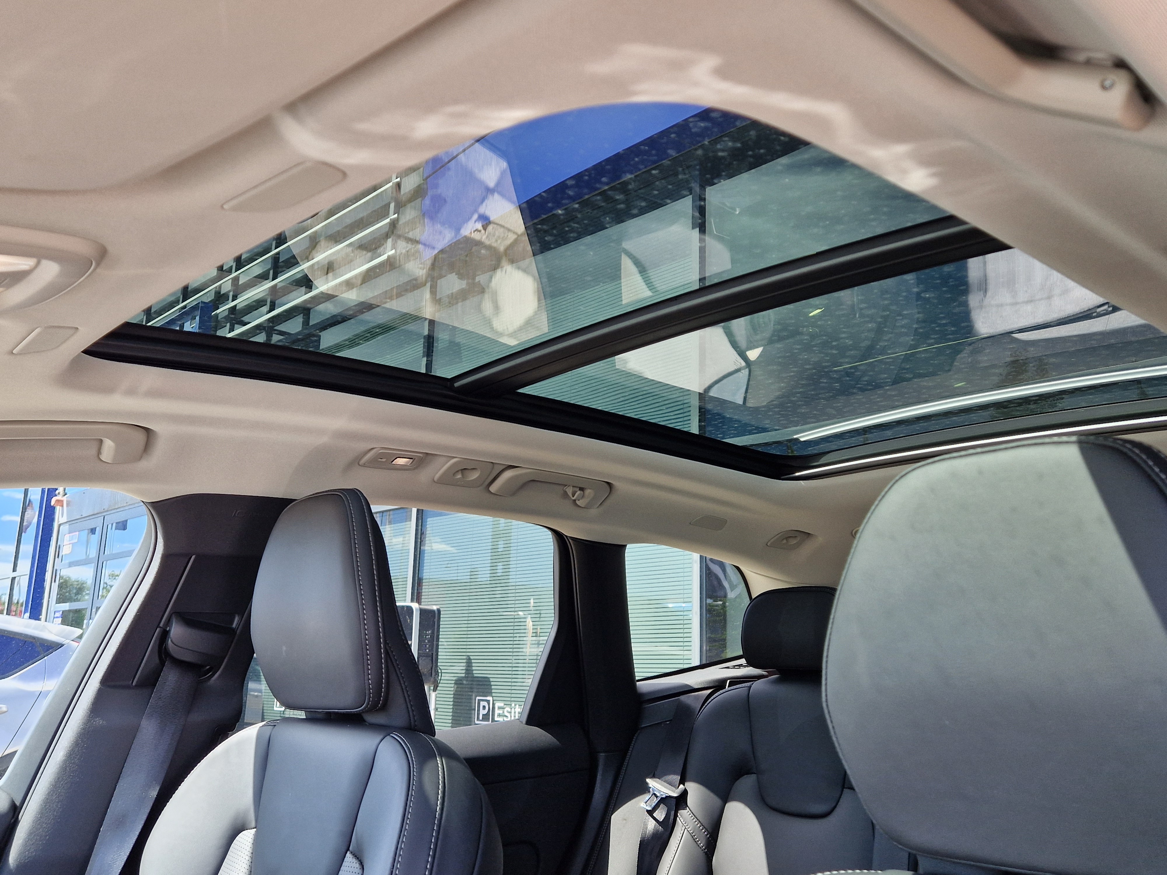 Volvo XC60 T8 AWD LONG RANGE HIGH PERFORMANCE ULTRA BRIGHT